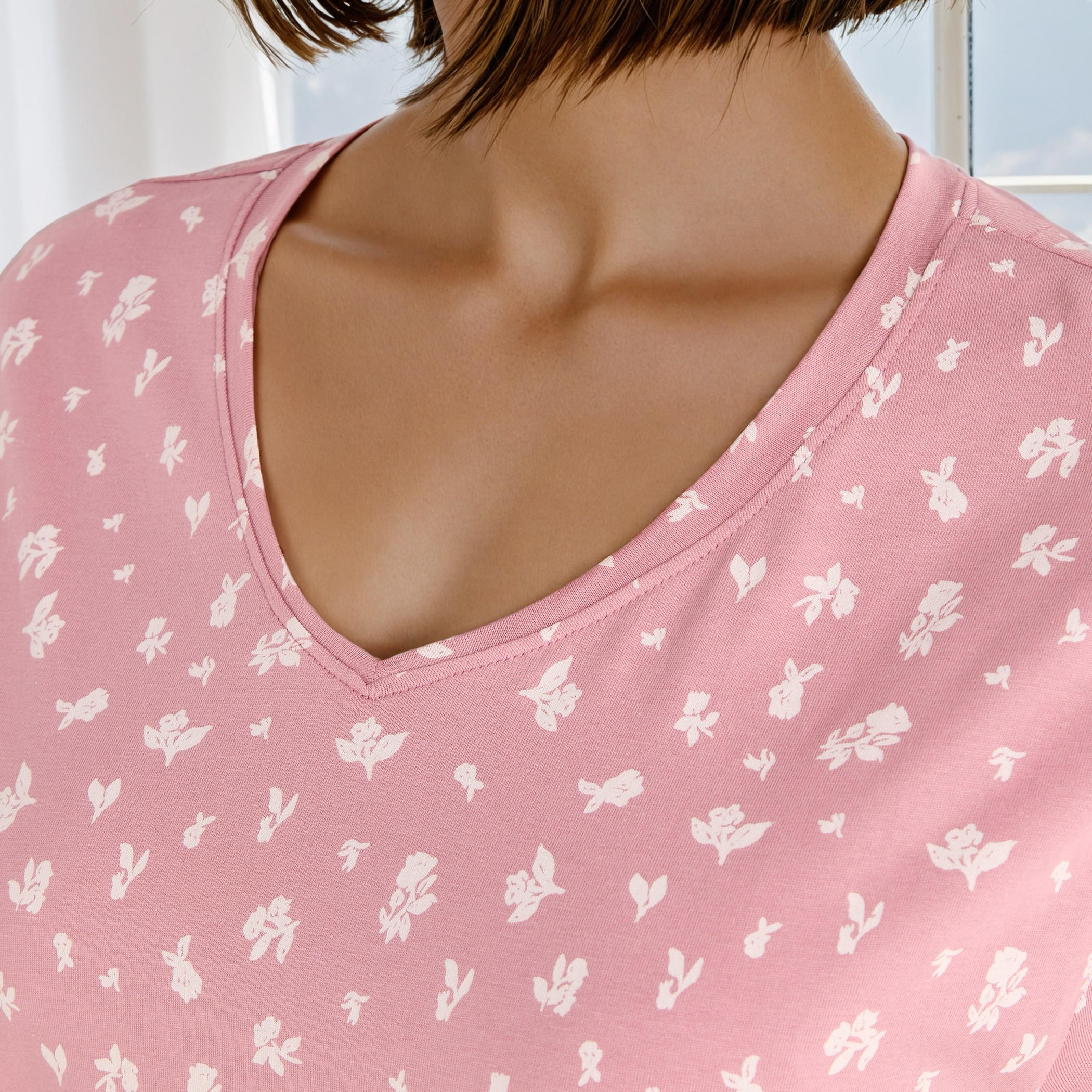 طقم بيجاما بطبعات زهرية-women-clothing-nightwear-pyjamas-longsets-image-5
