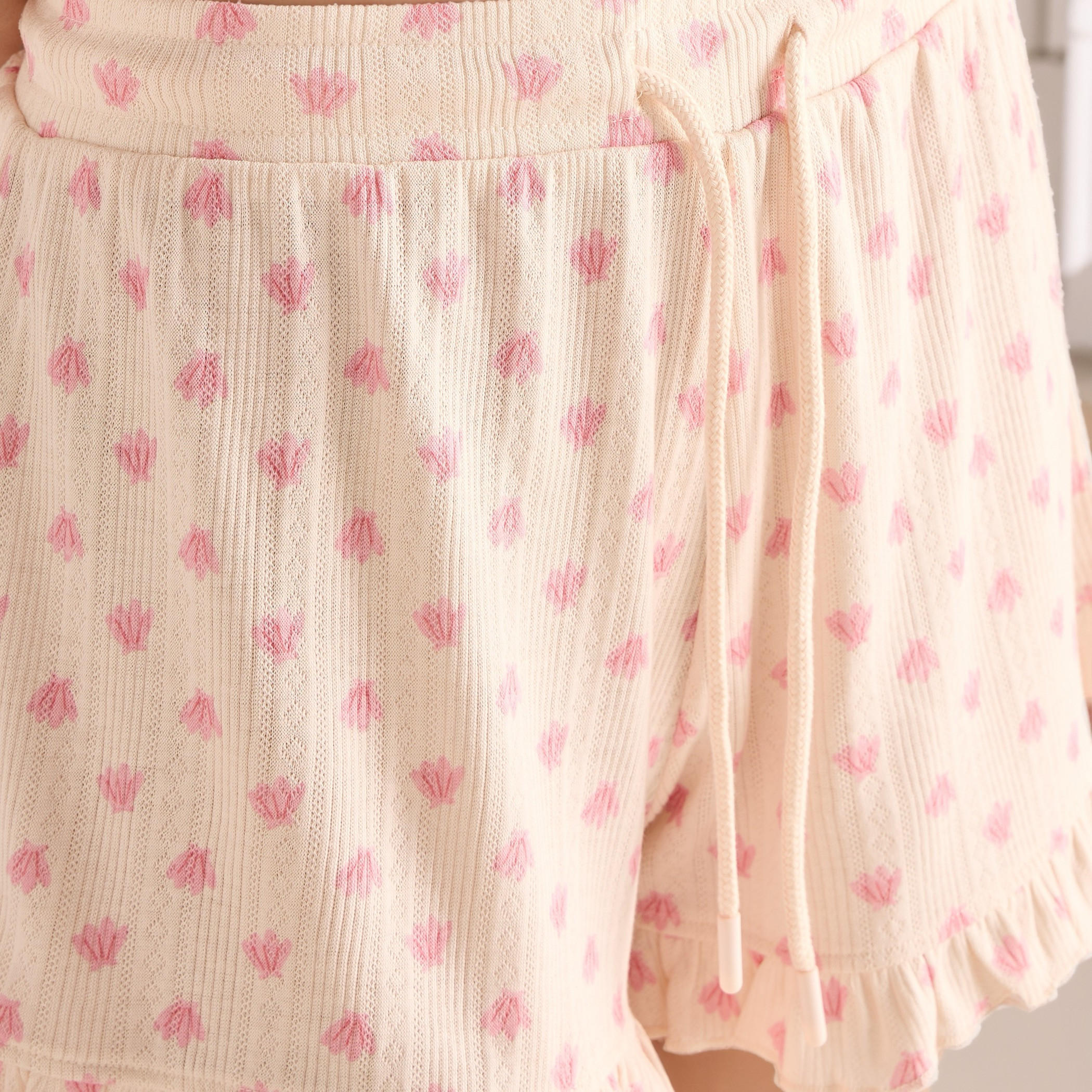 طقم بلوزة بدون أكمام وشورت بطبعات-women-clothing-nightwear-pyjamas-shortsets-image-1