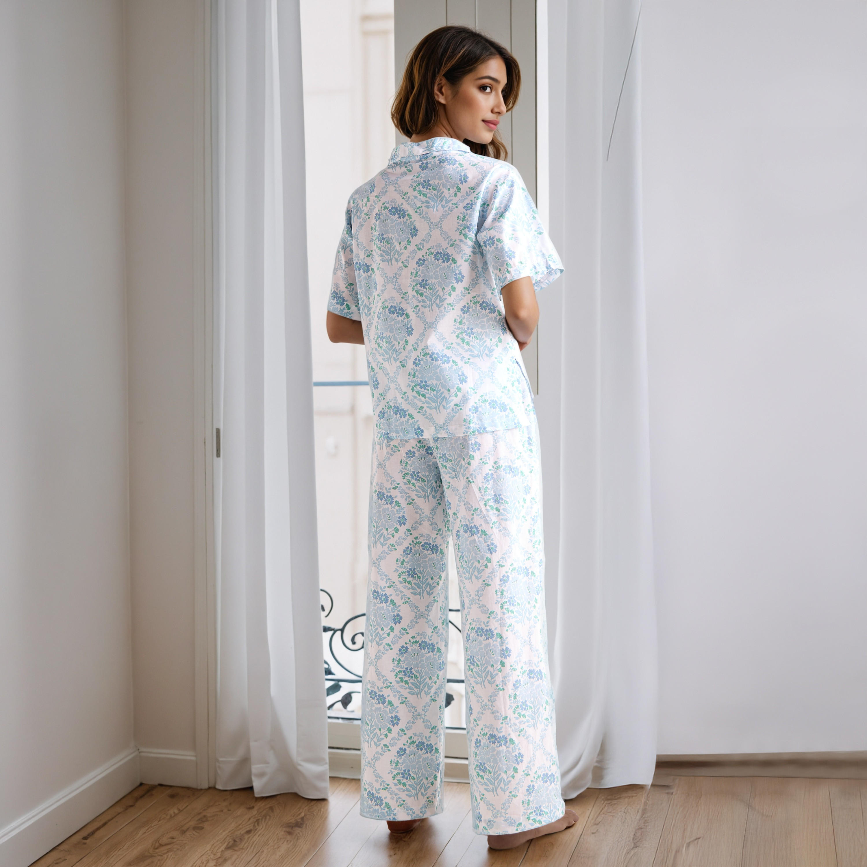 طقم بيجاما قطن بطبعات زهرية-women-clothing-nightwear-pyjamas-longsets-image-4