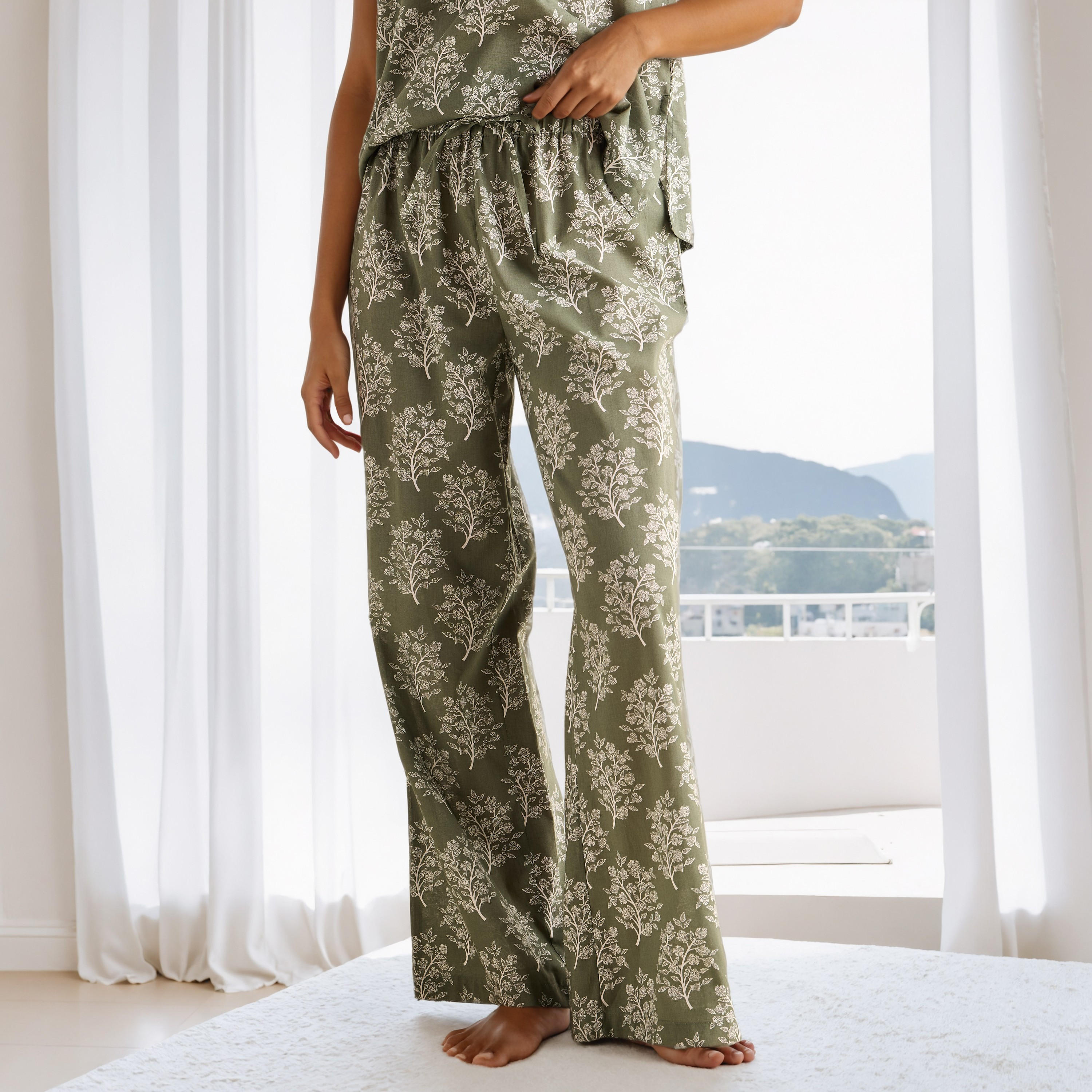 طقم بيجاما قطن بأكمام كشكش وطبعات-women-clothing-nightwear-pyjamas-longsets-image-3