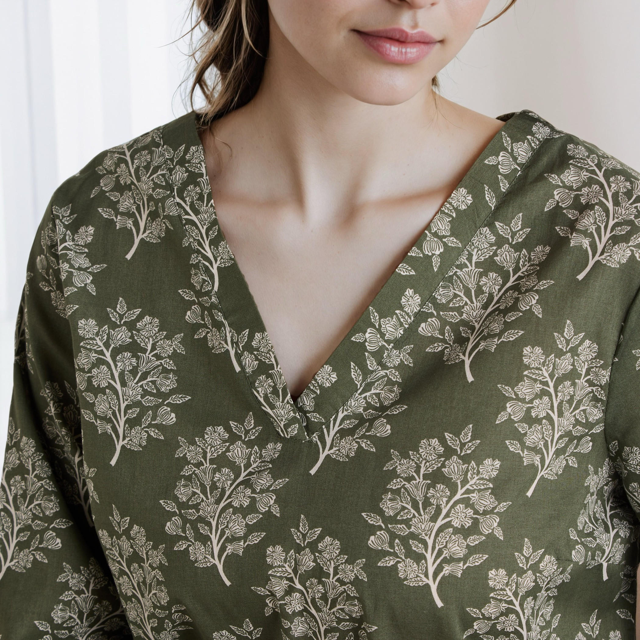 فستان نوم قفطان قطن بياقة V وطبعات-women-clothing-nightwear-nighties-image-4
