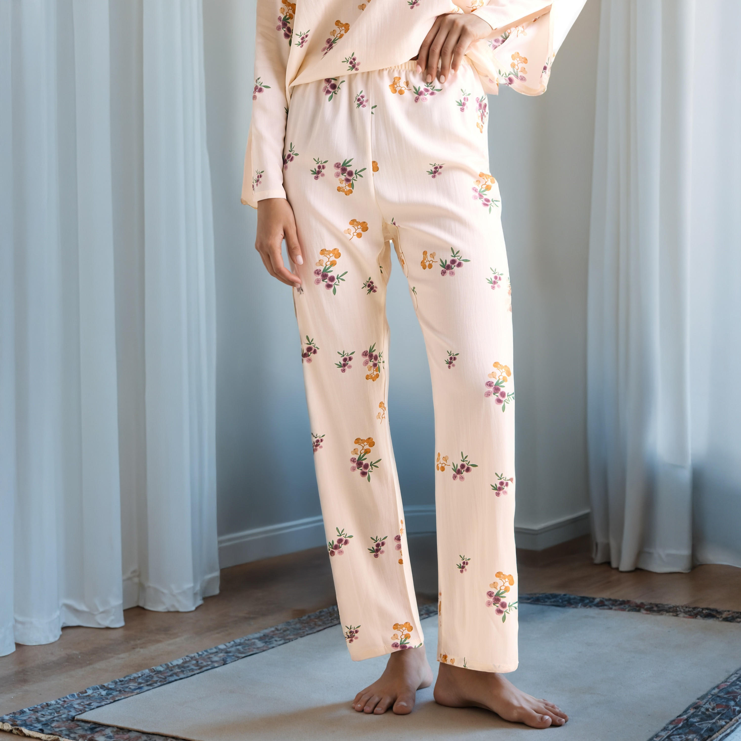 طقم بيجاما أنيق بطبعات-women-clothing-nightwear-pyjamas-longsets-image-3