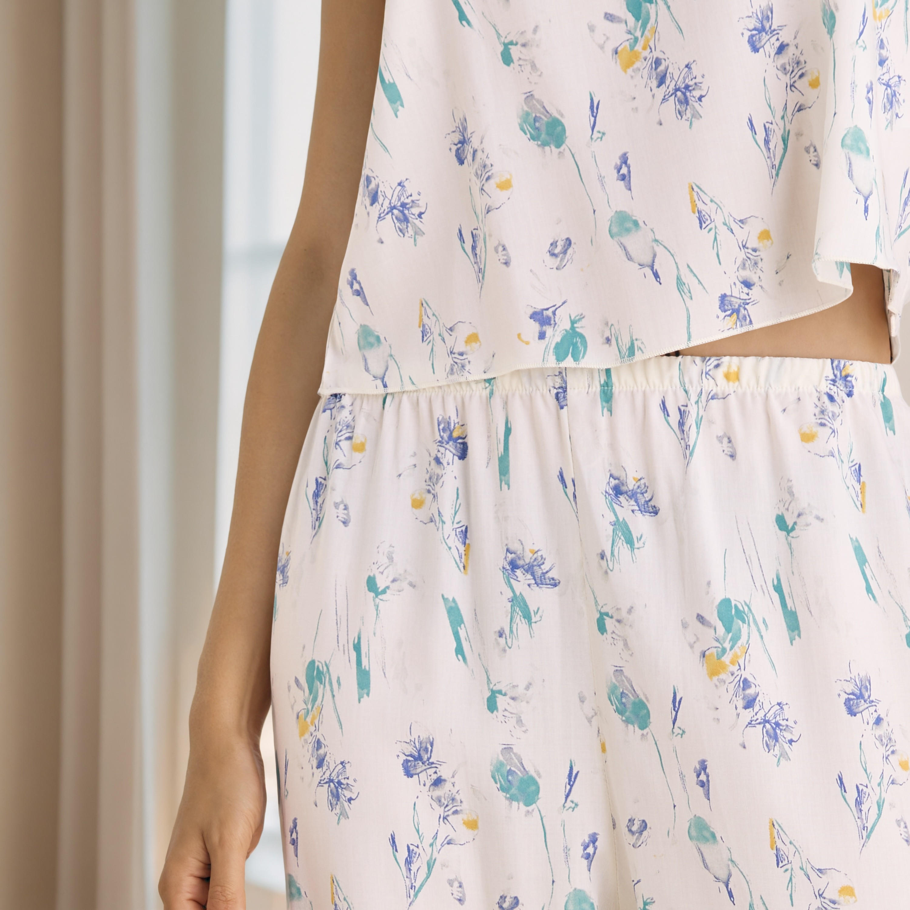 All-Over Print Robe and Pyjama Set-women-clothing-nightwear-pyjamas-longsets-image-6
