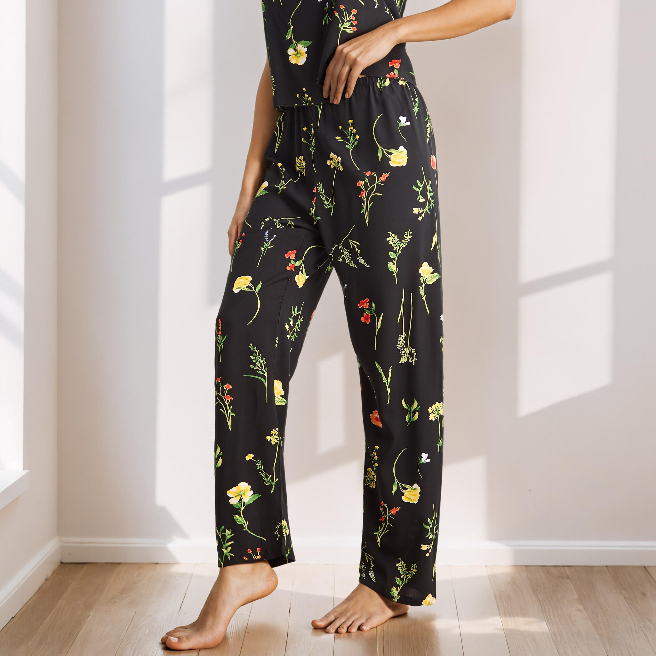 طقم بيجاما وروب بطبعات زهرية-women-clothing-nightwear-pyjamas-longsets-image-4
