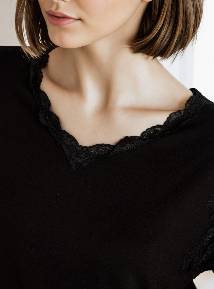طقم بيجاما بتفاصيل دانتيل-women-clothing-nightwear-pyjamas-longsets-image-2