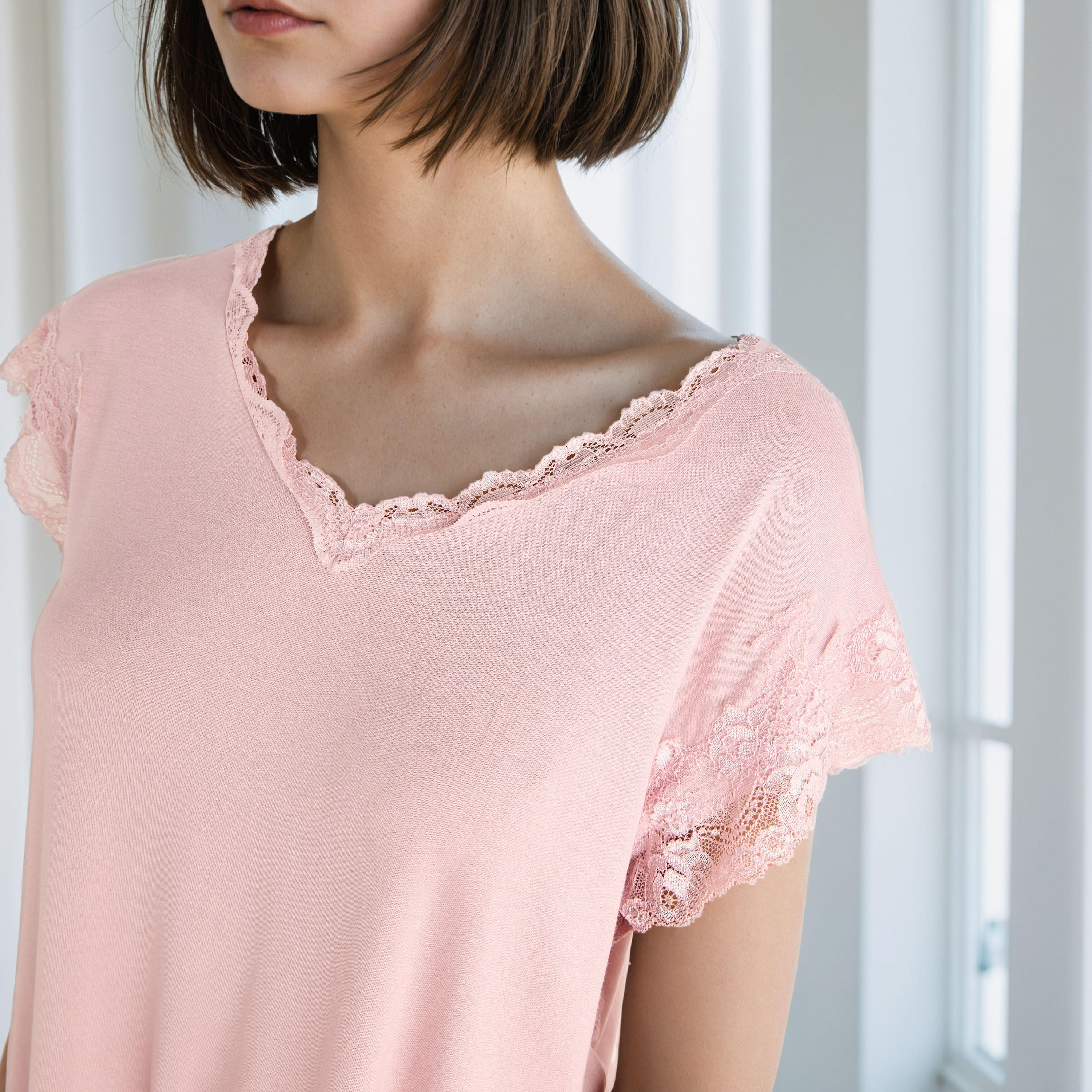 طقم بيجاما بتفاصيل دانتيل-women-clothing-nightwear-pyjamas-longsets-image-2