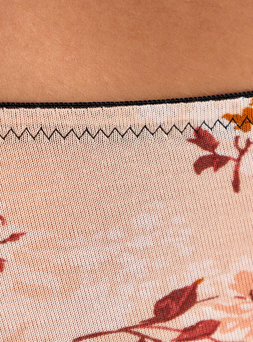 سروال داخلي بحواف دانتيل وطبعات زهرية من آدارايا-women-clothing-lingerie-panties-image-5