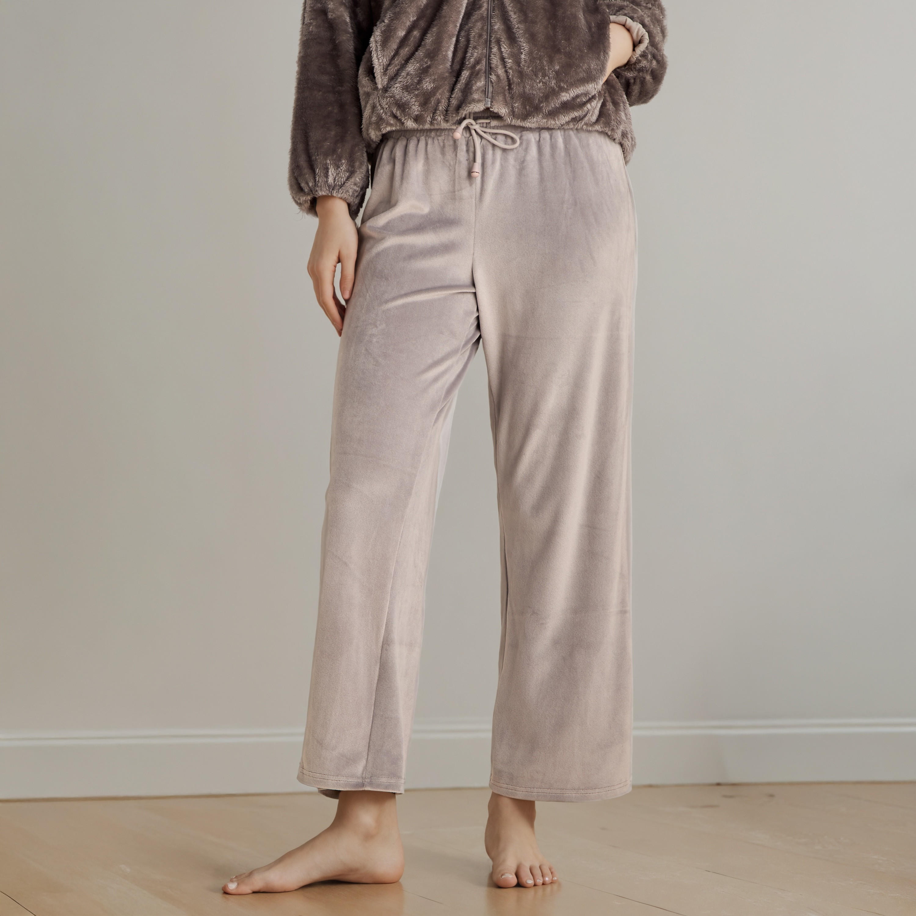 طقم بيجاما مخملي بارز الملمس-women-clothing-nightwear-pyjamas-longsets-image-4