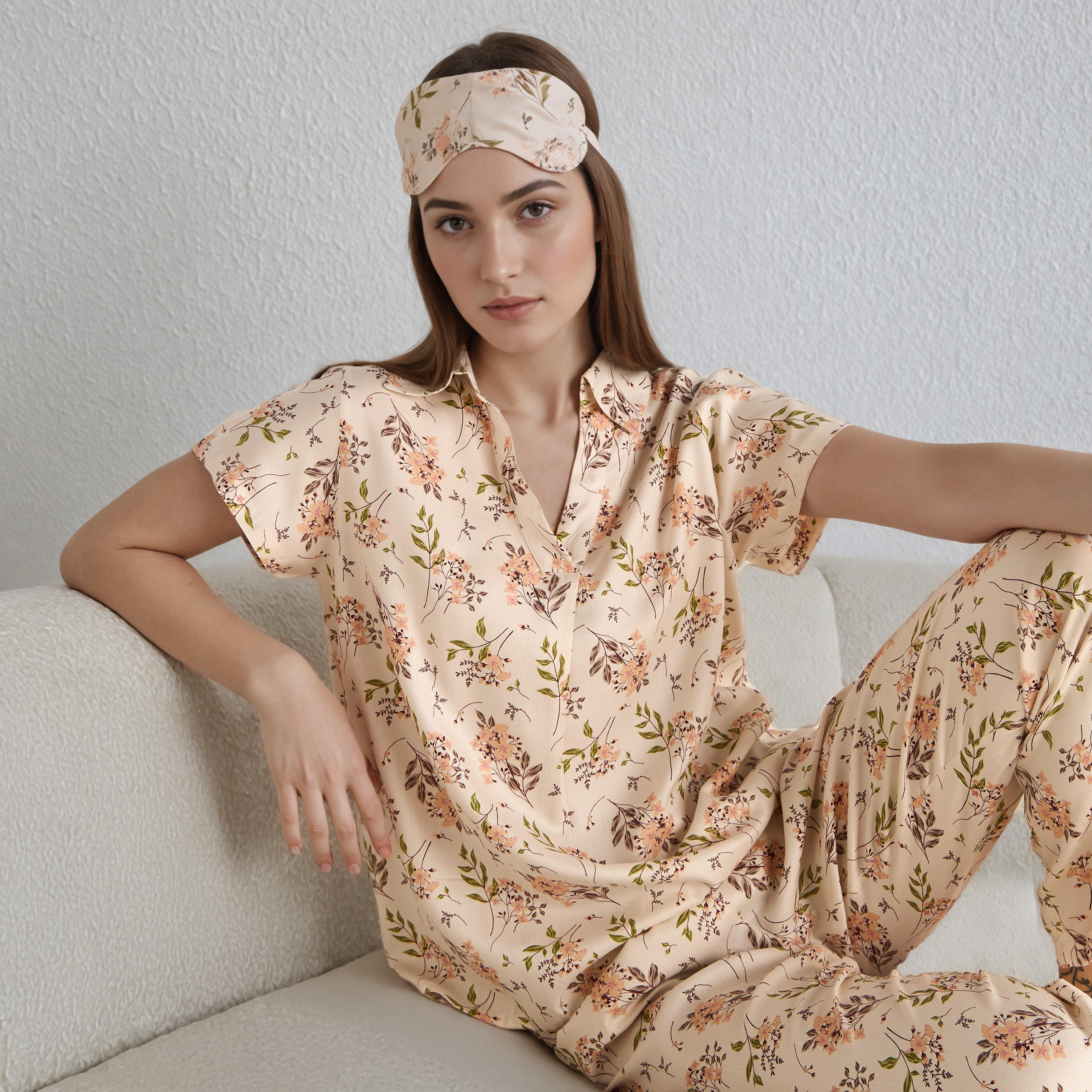 طقم بلوزة وبنطلون بيجاما وقناع عين بطبعات-women-clothing-nightwear-pyjamas-longsets-image-2