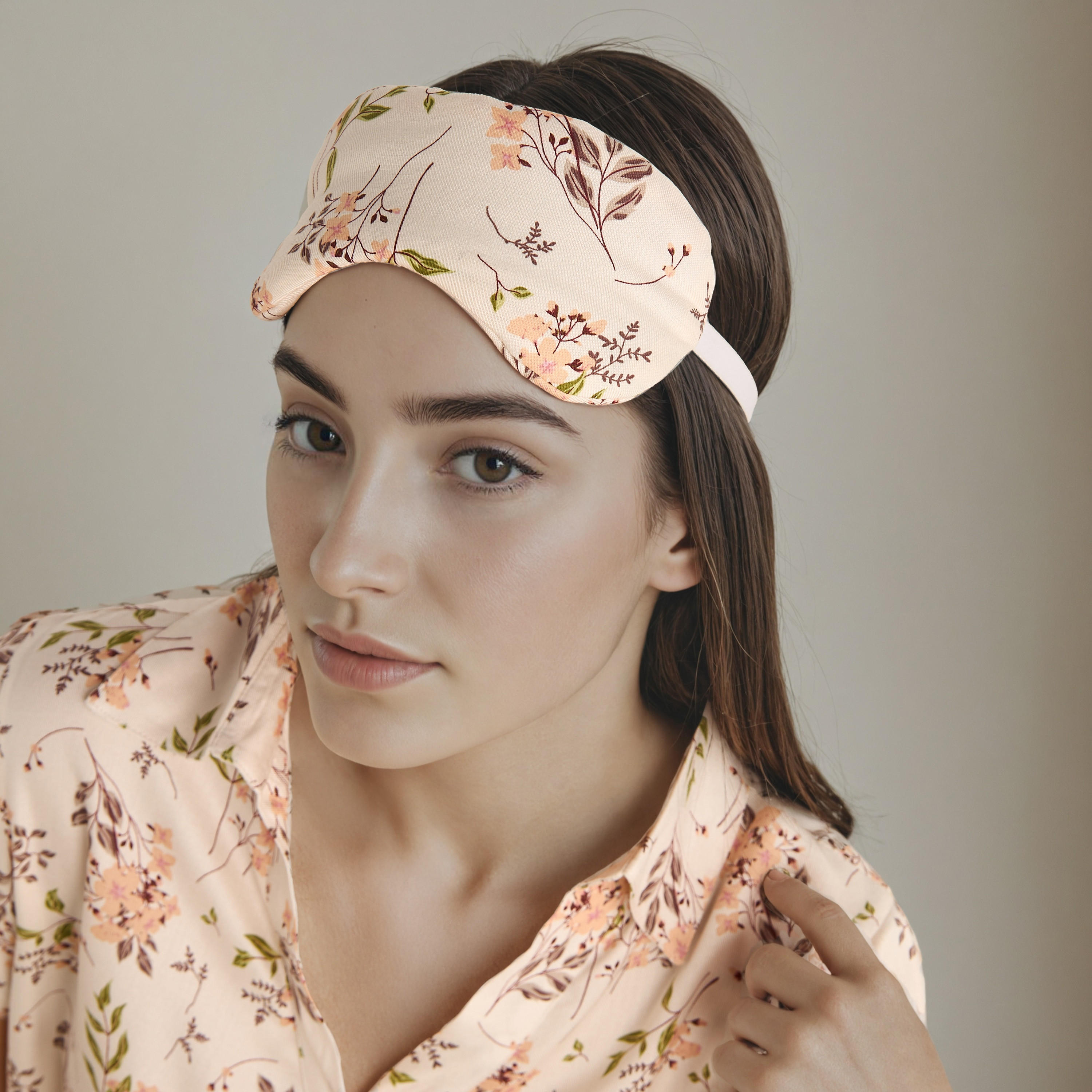 طقم بلوزة وبنطلون بيجاما وقناع عين بطبعات-women-clothing-nightwear-pyjamas-longsets-image-5