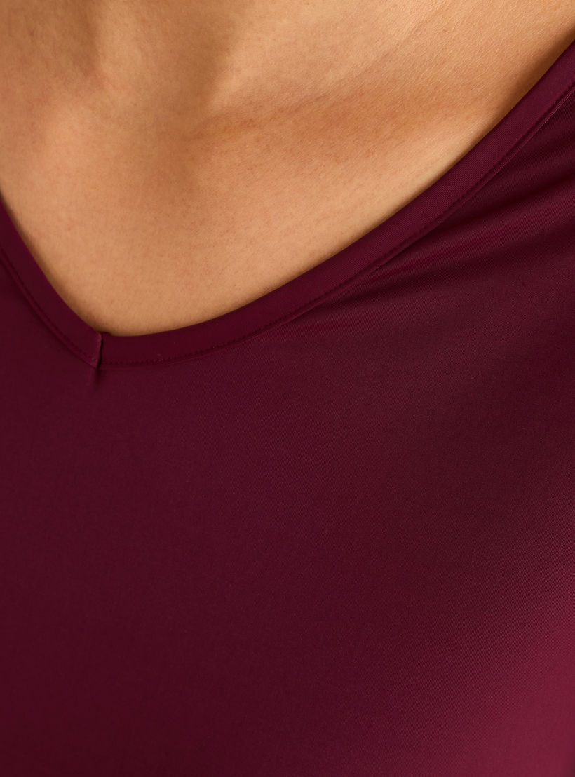 قميص نوم بأكمام دانتيل وياقة V-women-clothing-nightwear-nighties-image-4