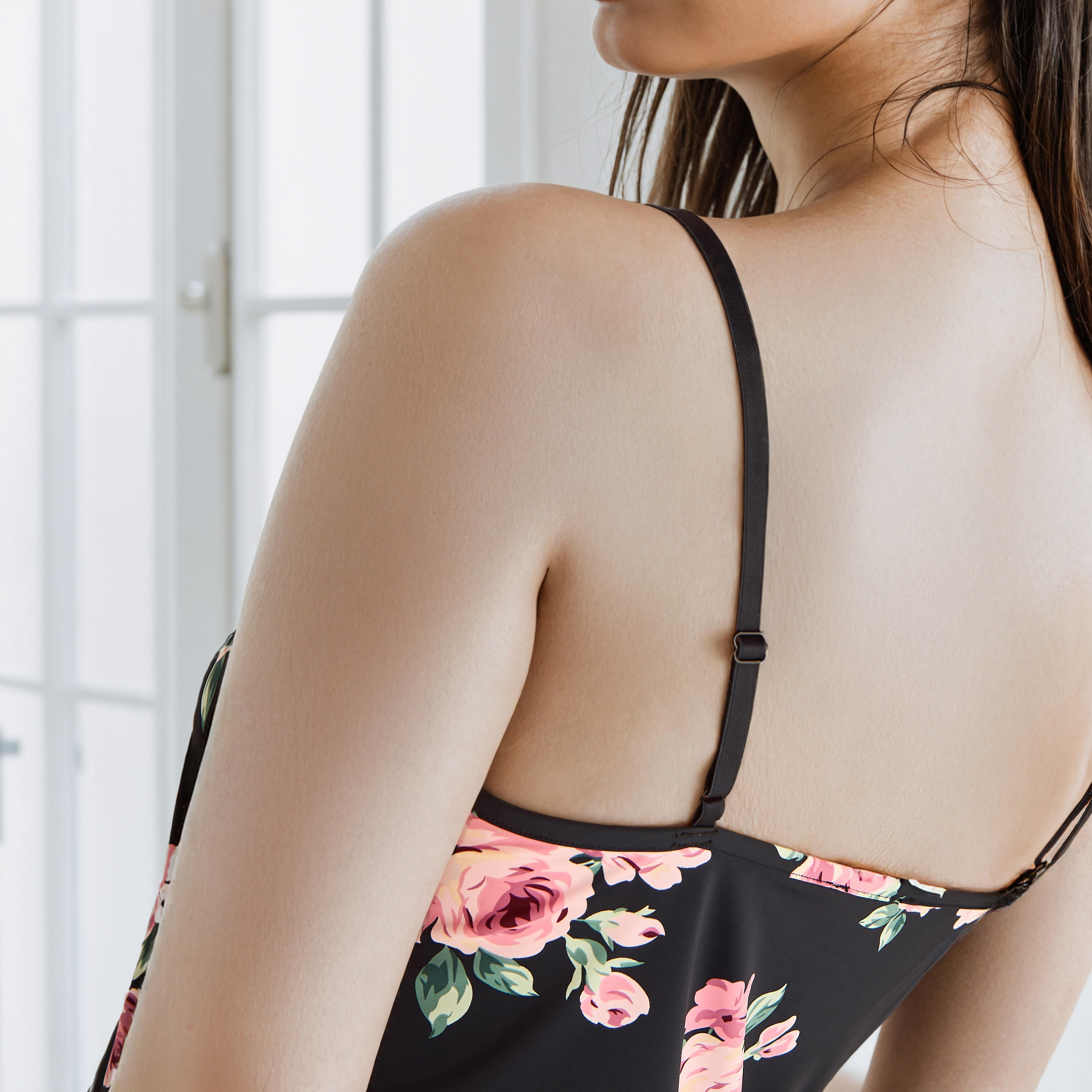 طقم شورتا بطبعات زهرية وحافة دانتيل-women-clothing-nightwear-pyjamas-shortsets-image-5