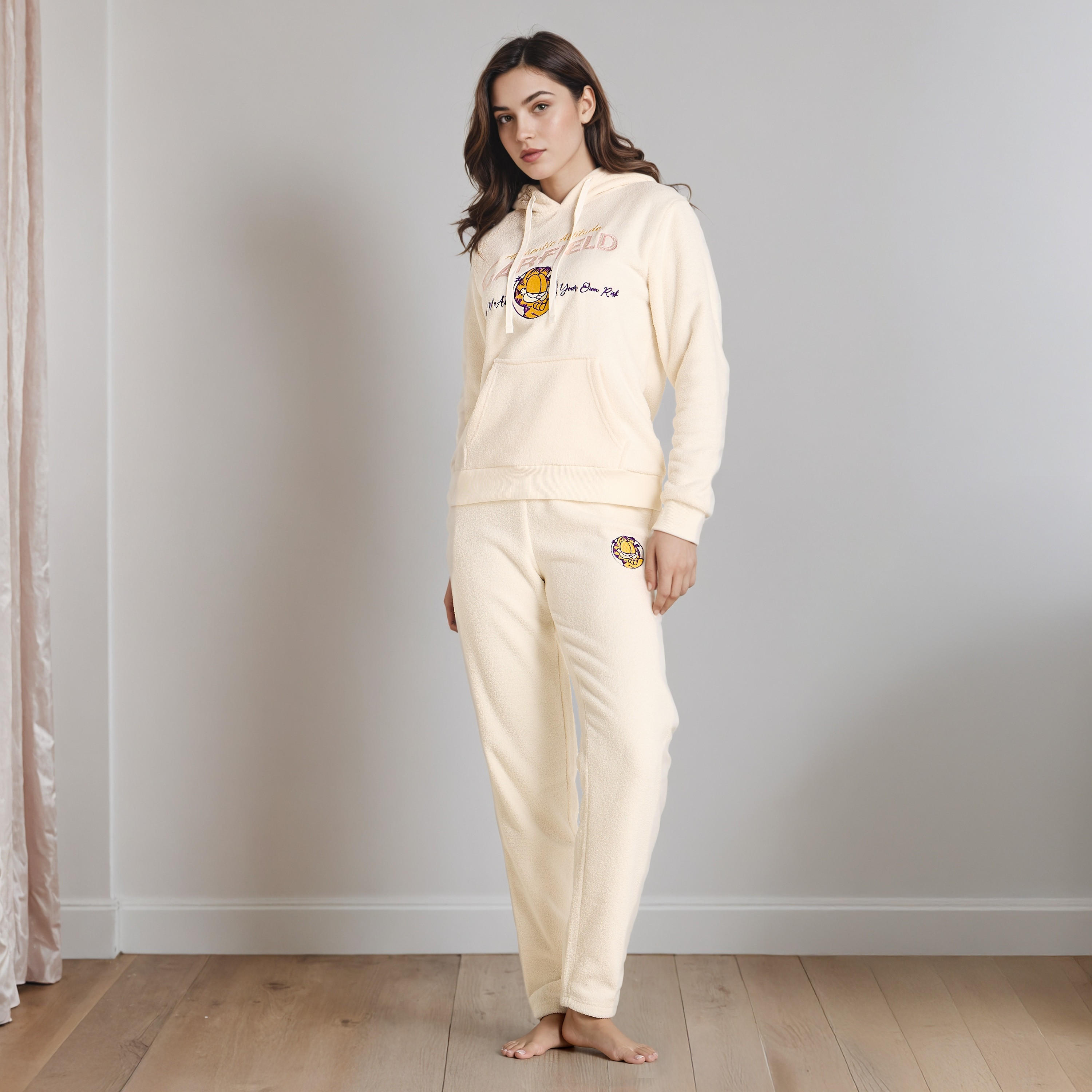 طقم سويت شيرت بقبعة وبنطلون بيجاما-women-clothing-nightwear-pyjamas-longsets-image-6