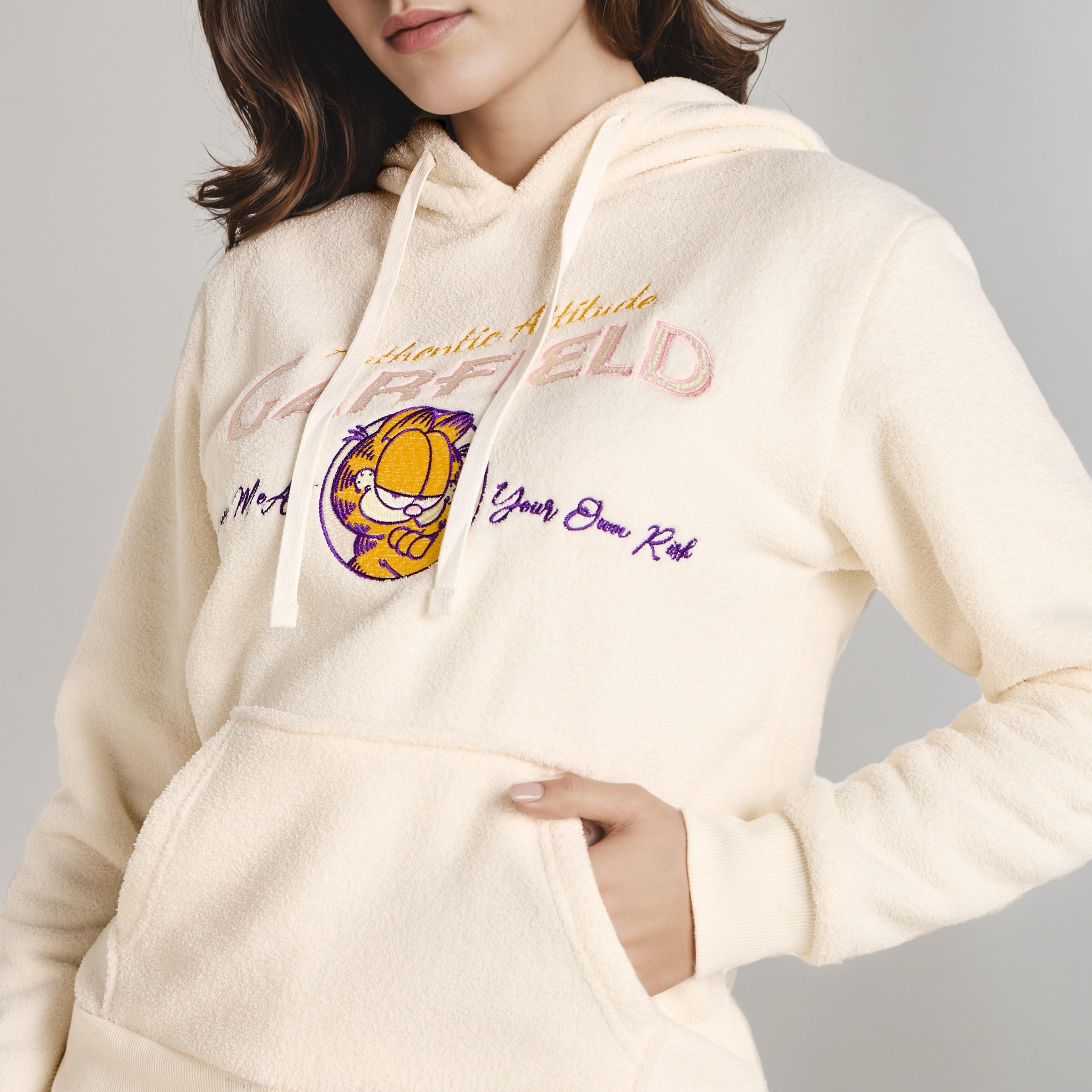 طقم سويت شيرت بقبعة وبنطلون بيجاما-women-clothing-nightwear-pyjamas-longsets-image-2