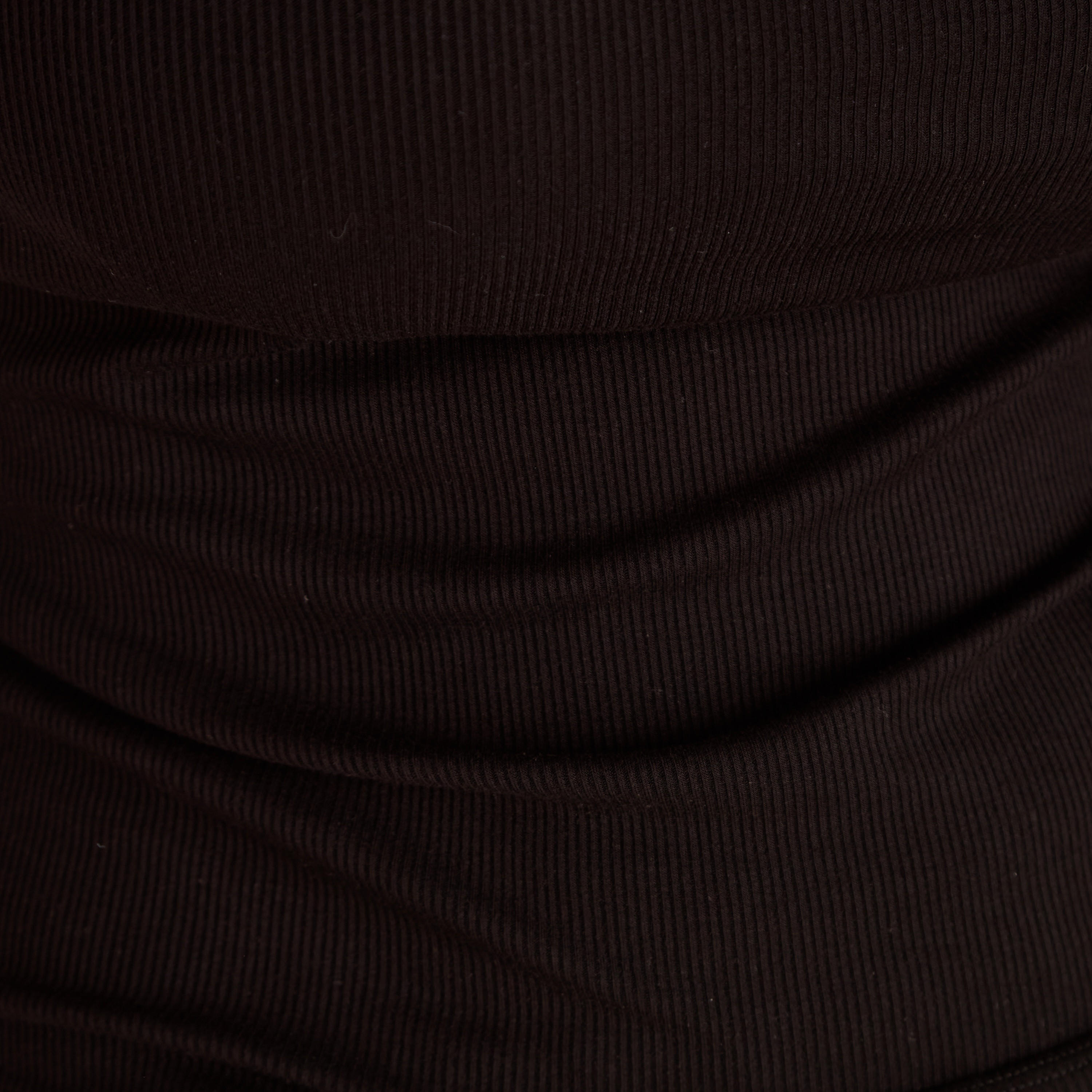 بلوزة تانك مضلعة لتشكيل الجسم دون أكمام بياقة عميقة-women-clothing-tshirts-image-5