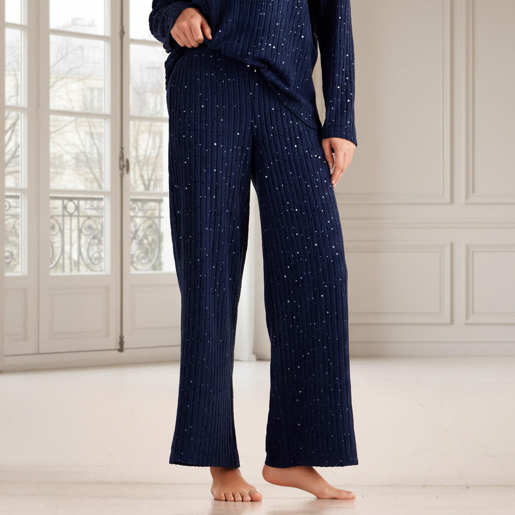 طقم بلوزة وبنطلون بيجاما مضلع-women-clothing-nightwear-pyjamas-longsets-image-1