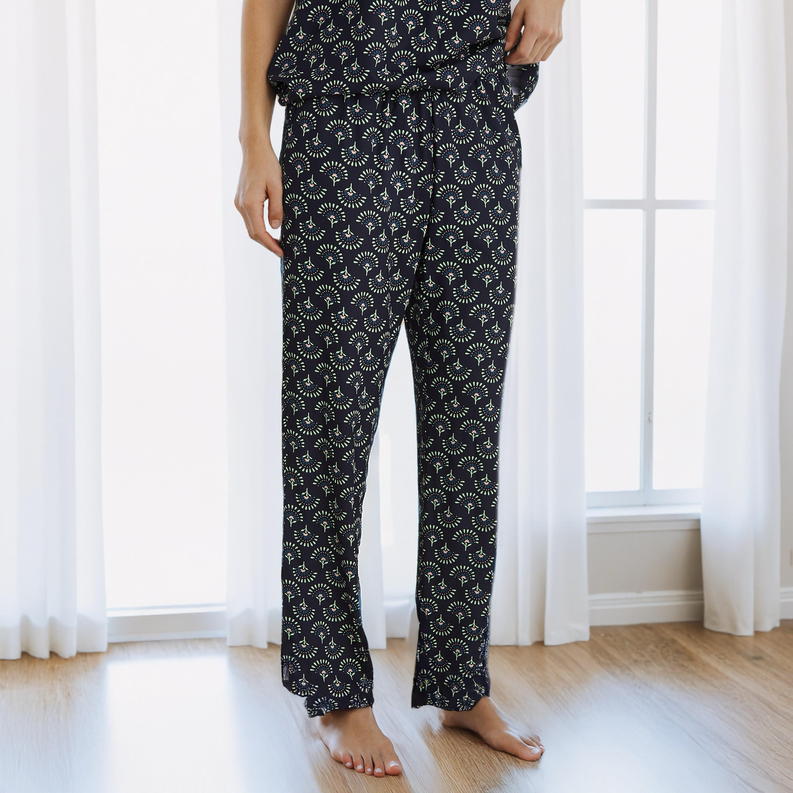 طقم بيجاما بطبعات مع قناع عين-women-clothing-nightwear-pyjamas-longsets-image-3