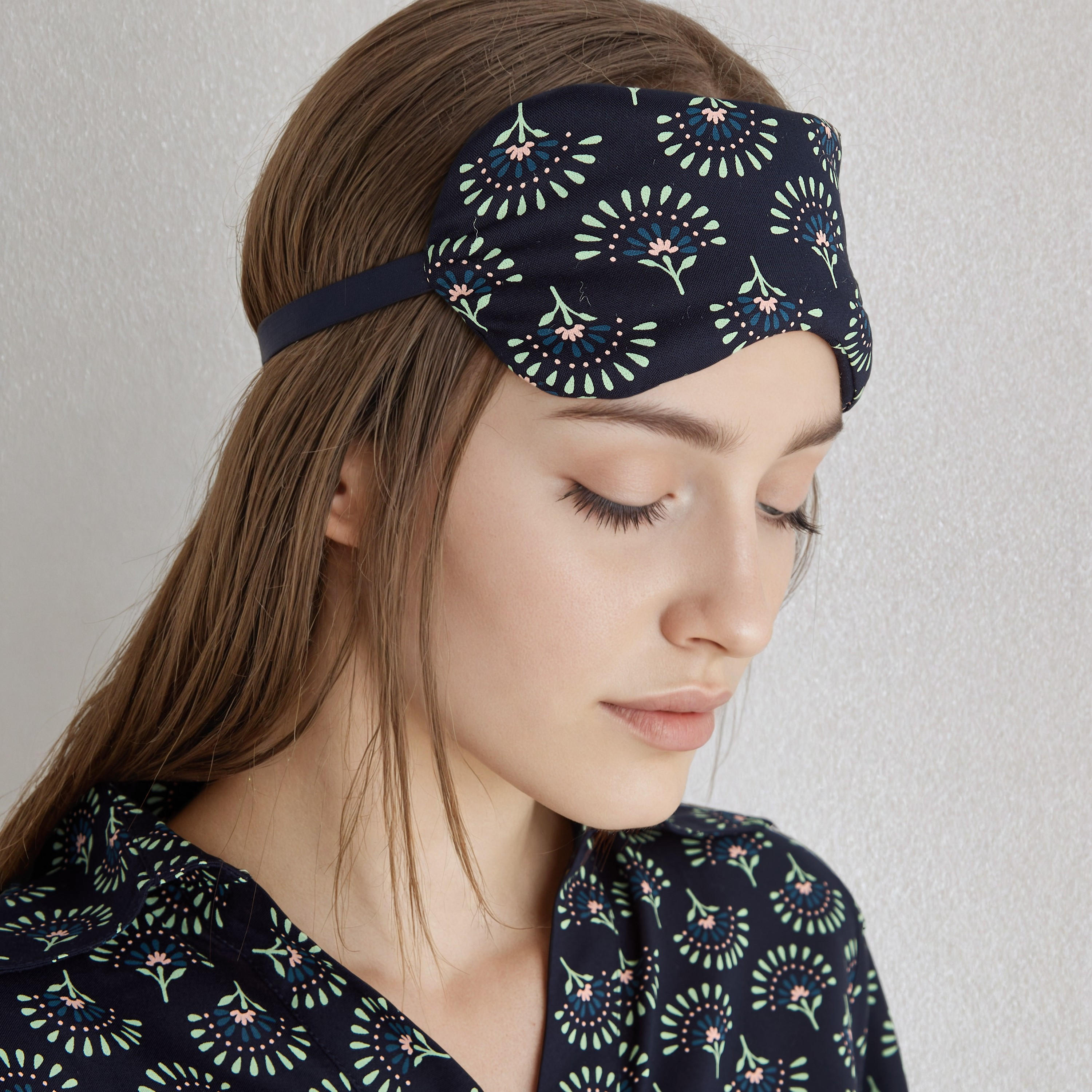 طقم بيجاما بطبعات مع قناع عين-women-clothing-nightwear-pyjamas-longsets-image-2