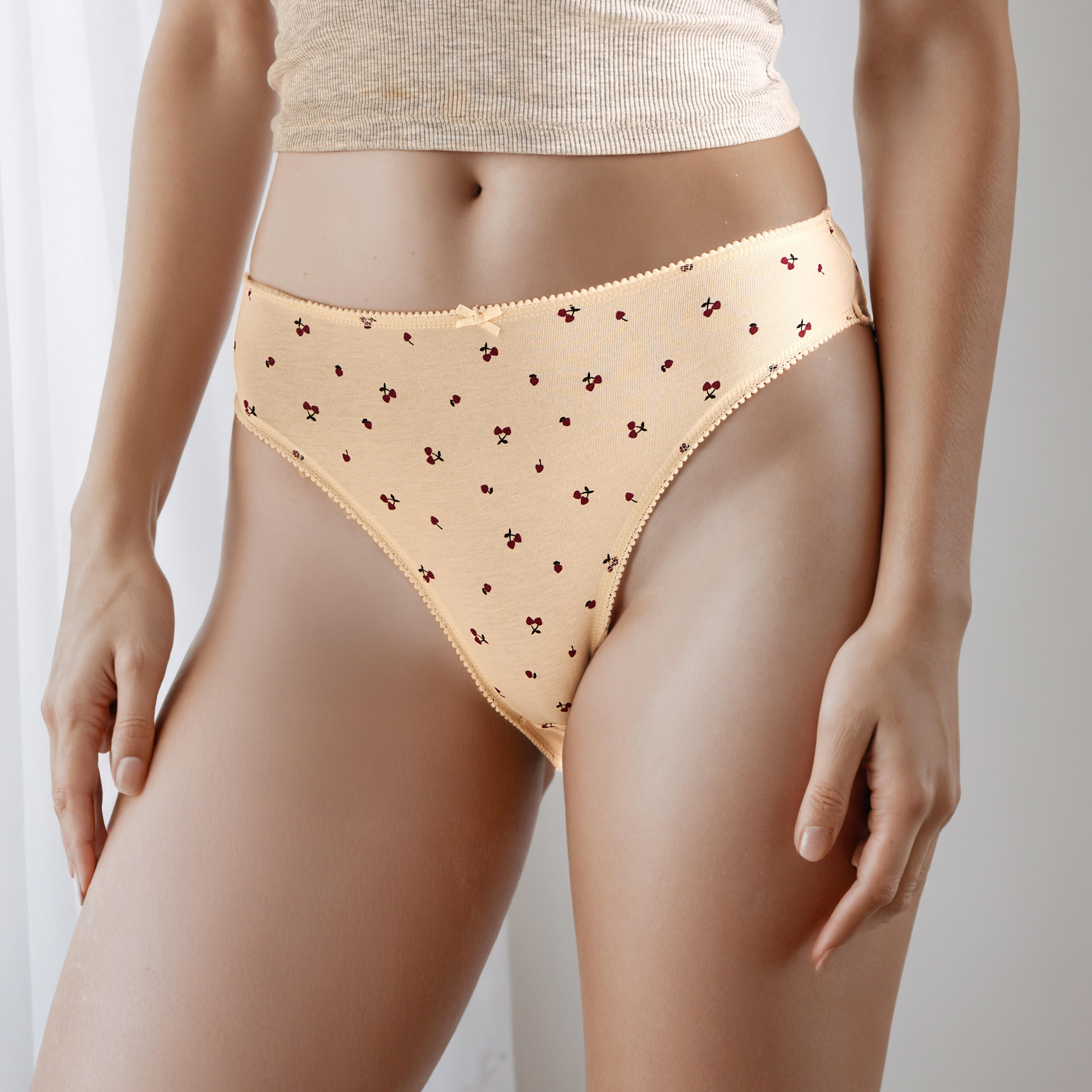 سراويل بيكيني بحافة دانتيل - عبوة من 5 قطع-women-clothing-lingerie-panties-image-3
