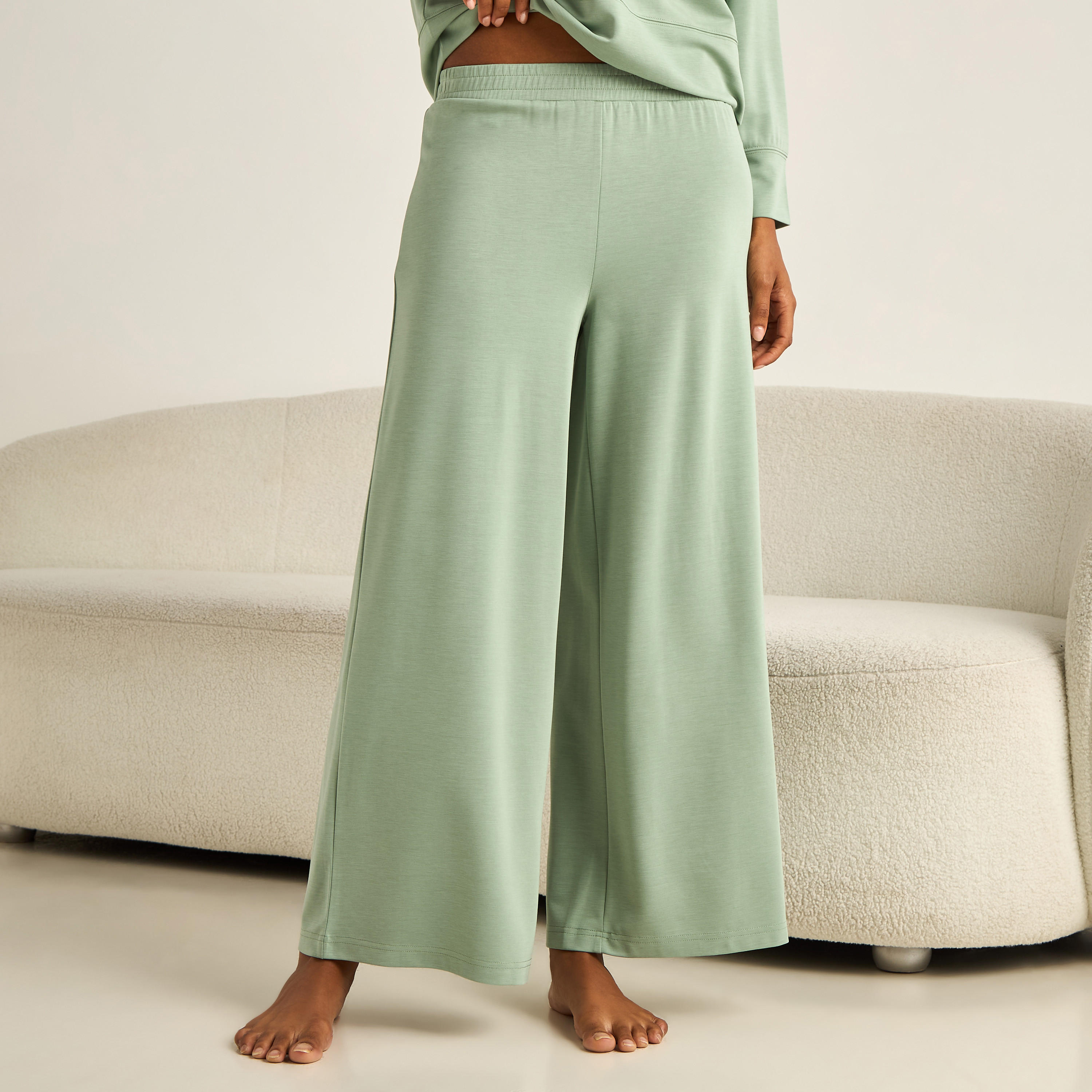 طقم بيجاما من بنطلون وتيشيرت بياقة-women-clothing-nightwear-pyjamas-longsets-image-3
