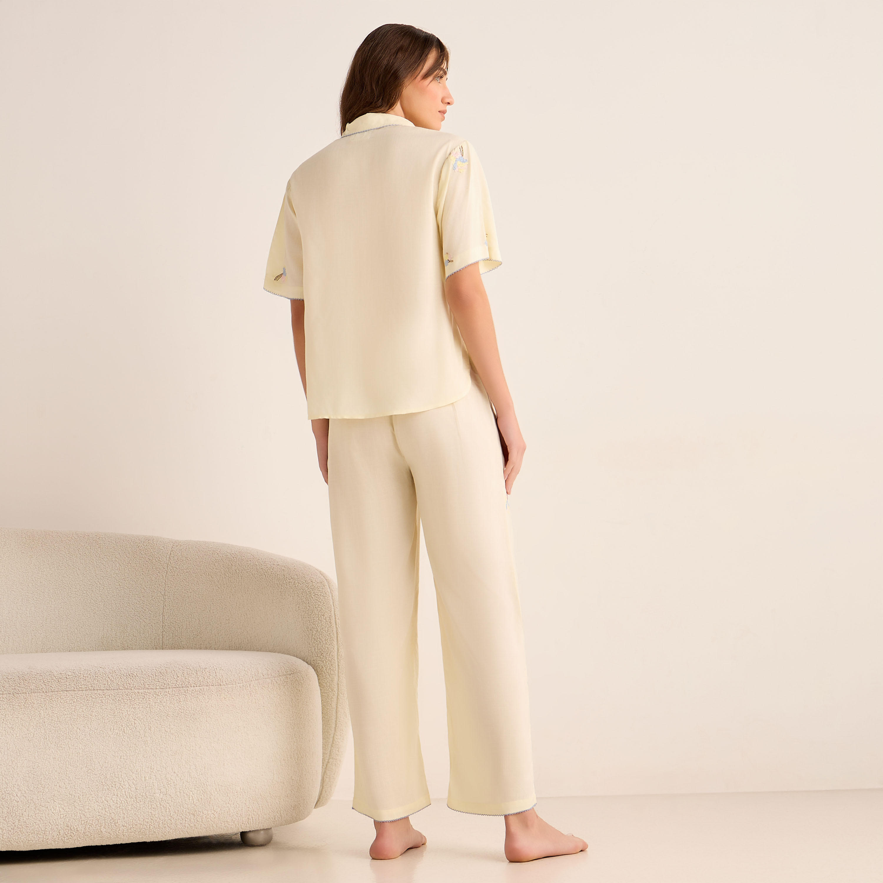 طقم قميص بأزرار إغلاق وبنطلون بيجاما-women-clothing-nightwear-pyjamas-longsets-image-4