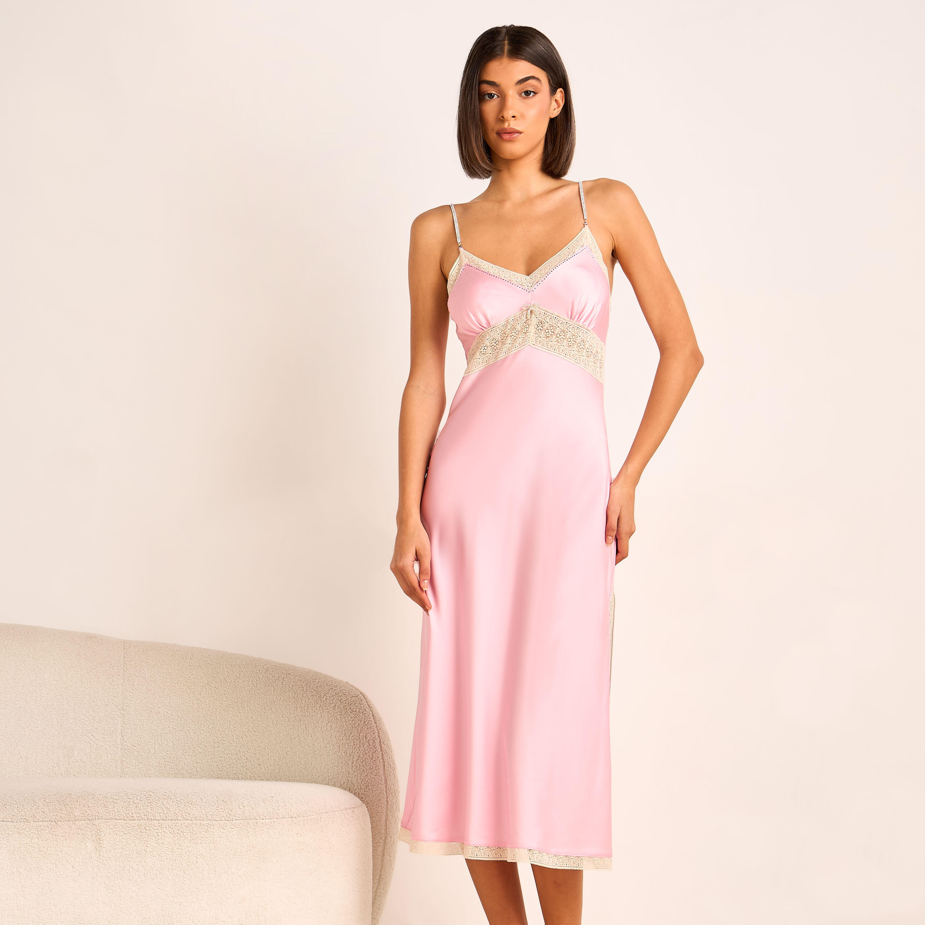 فستان نوم دون أكمام بحمالات مزينة ودانتيل-women-clothing-nightwear-nighties-image-1