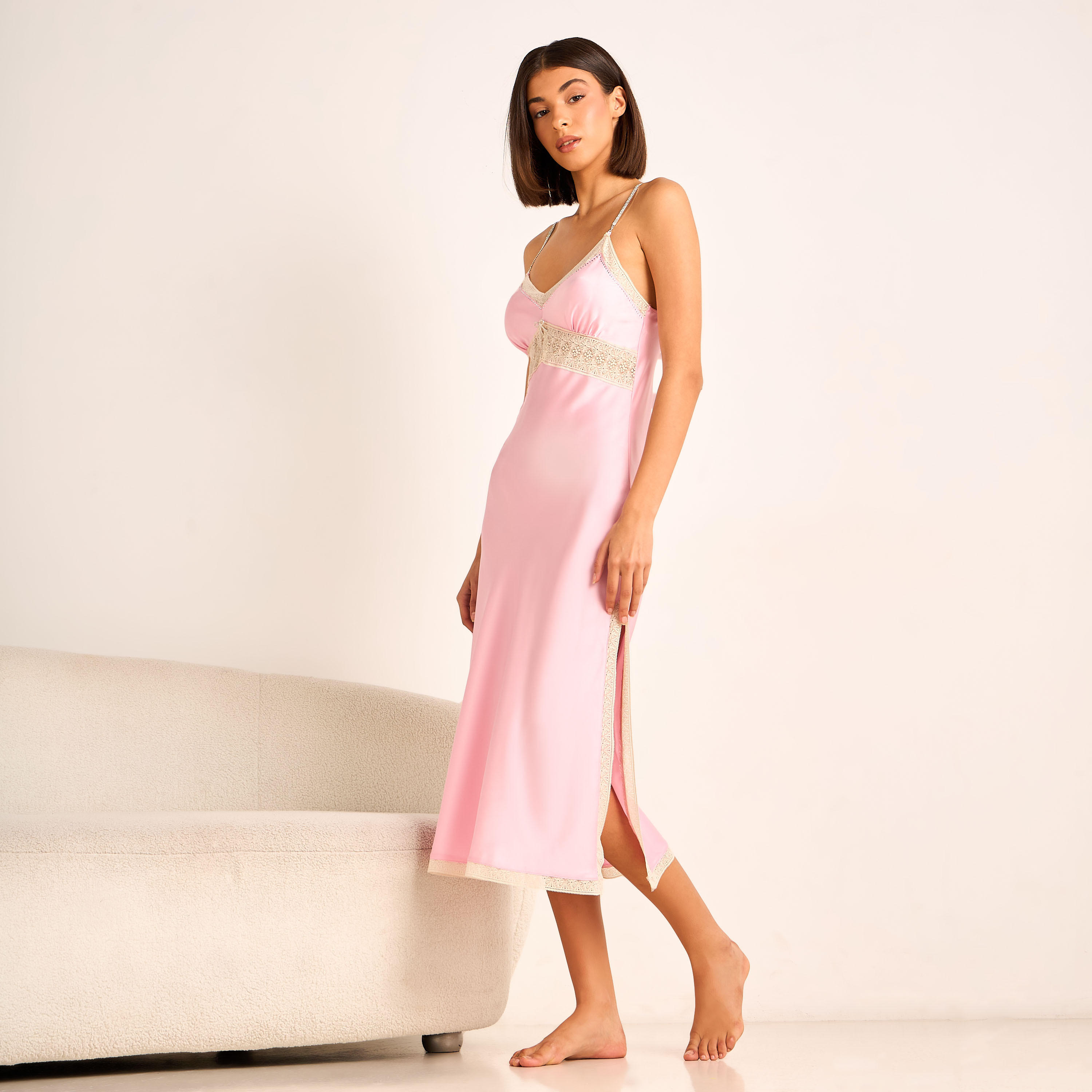 فستان نوم دون أكمام بحمالات مزينة ودانتيل-women-clothing-nightwear-nighties-image-2