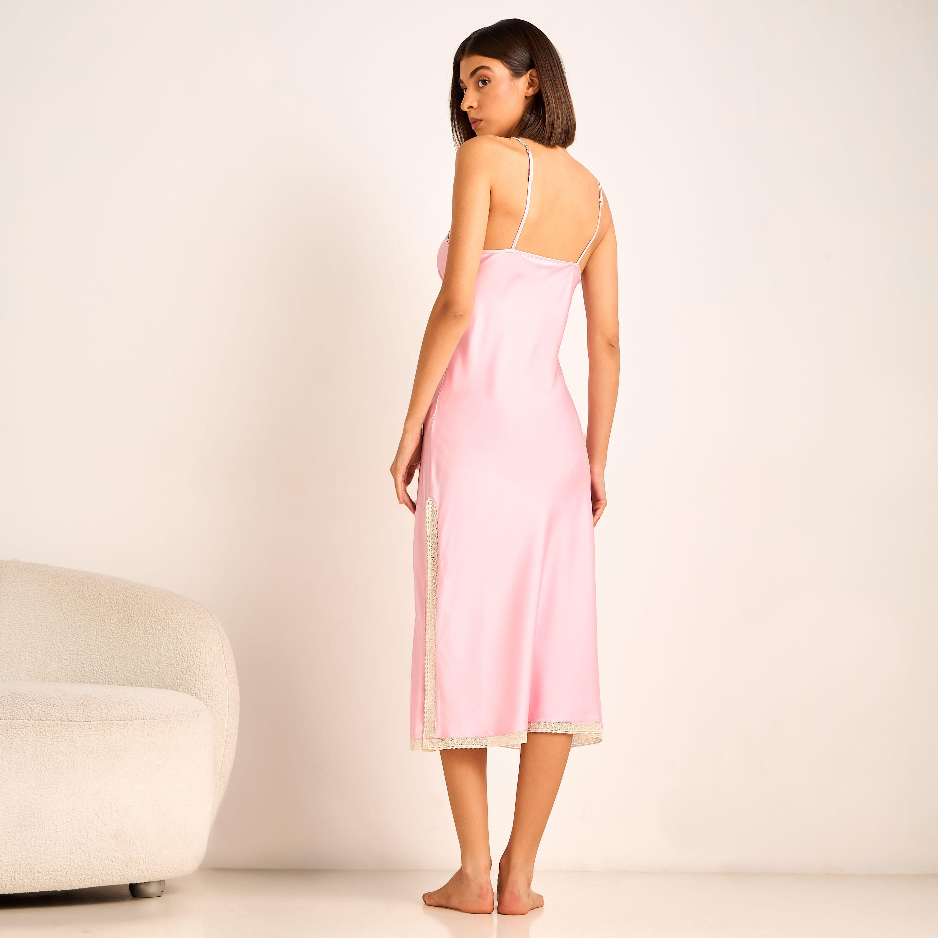 فستان نوم دون أكمام بحمالات مزينة ودانتيل-women-clothing-nightwear-nighties-image-3