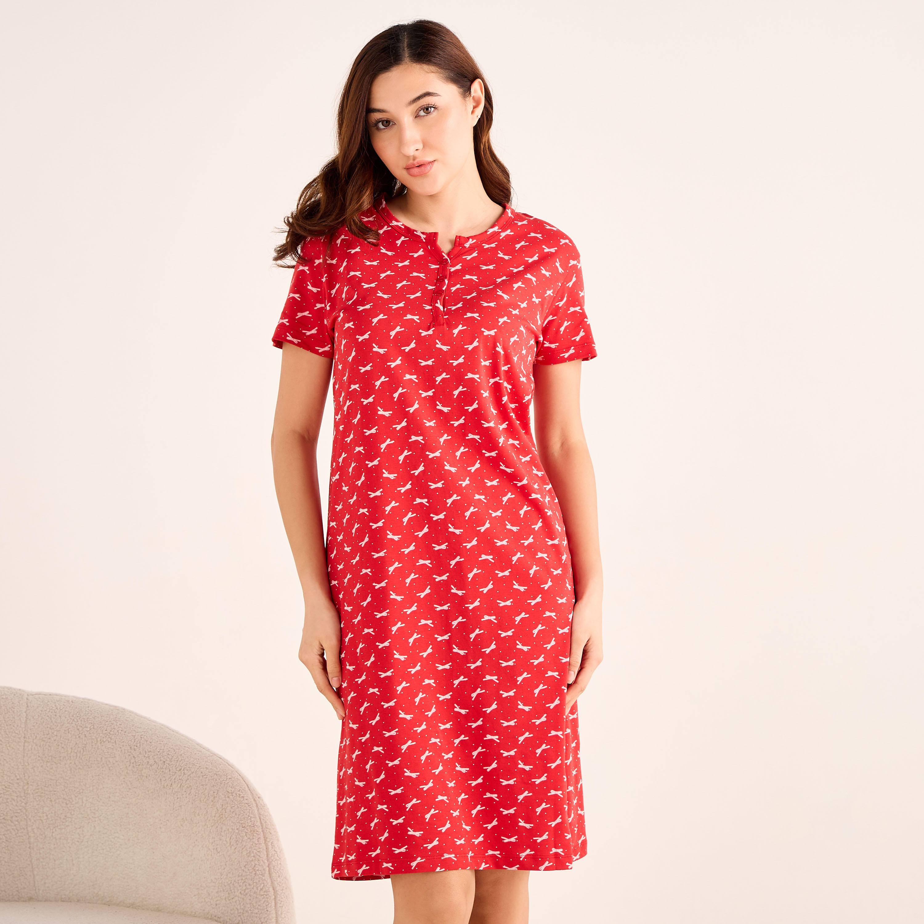 قميص نوم قطن بأكمام قصيرة وطبعات فيونكة-women-clothing-nightwear-nighties-image-1