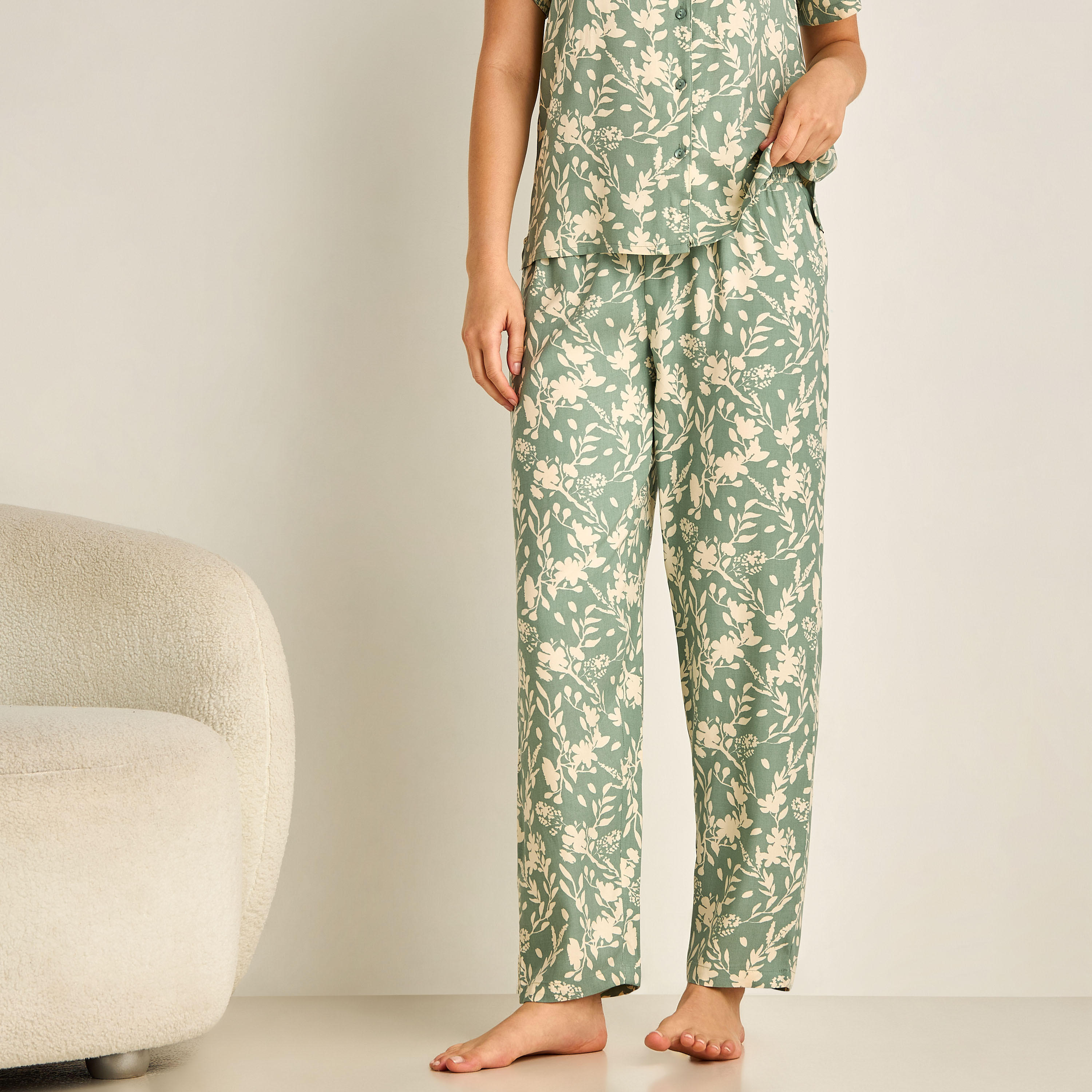 طقم بيجاما بنطلون وقميص فيسكوز بأزرار-women-clothing-nightwear-pyjamas-longsets-image-4