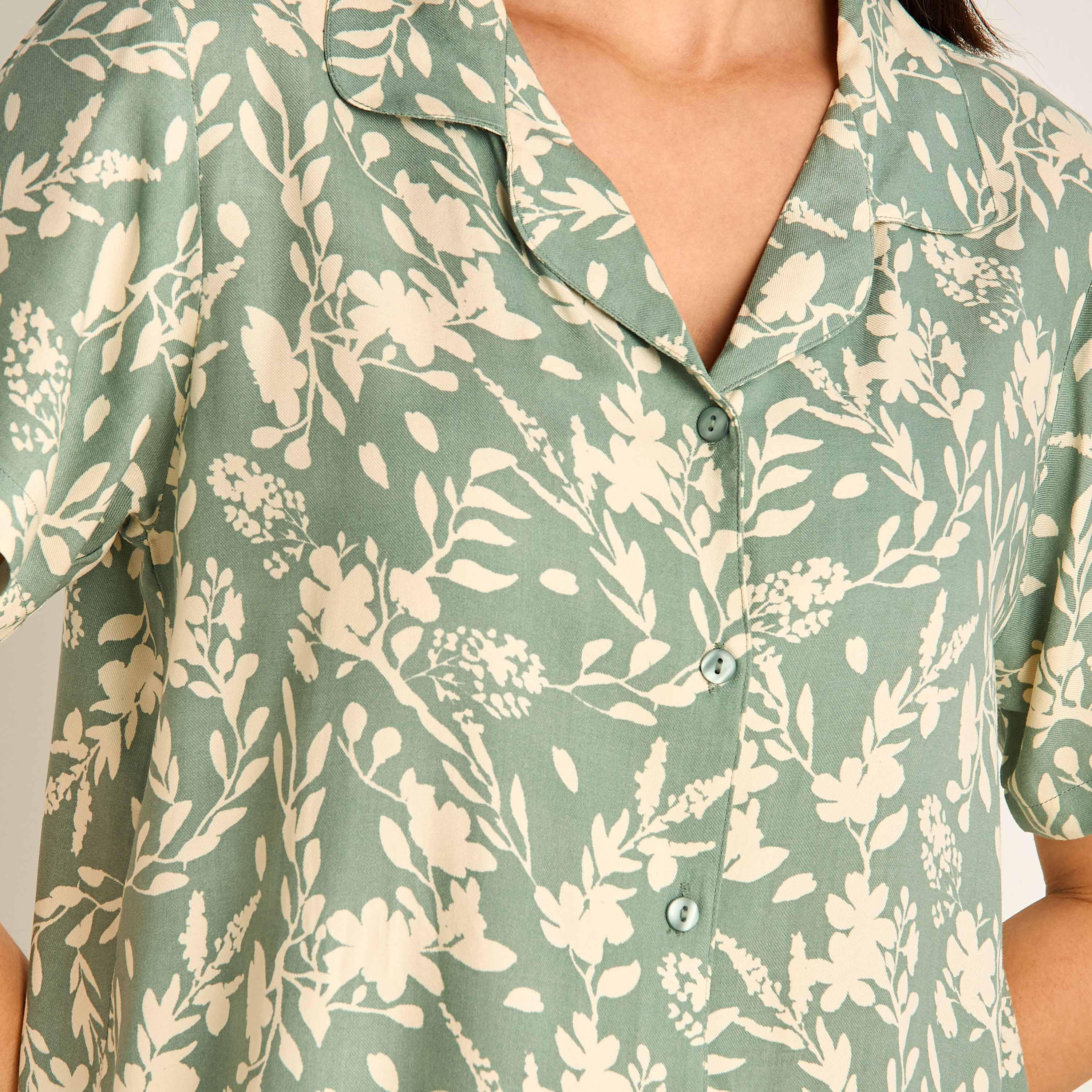 طقم بيجاما بنطلون وقميص فيسكوز بأزرار-women-clothing-nightwear-pyjamas-longsets-image-5