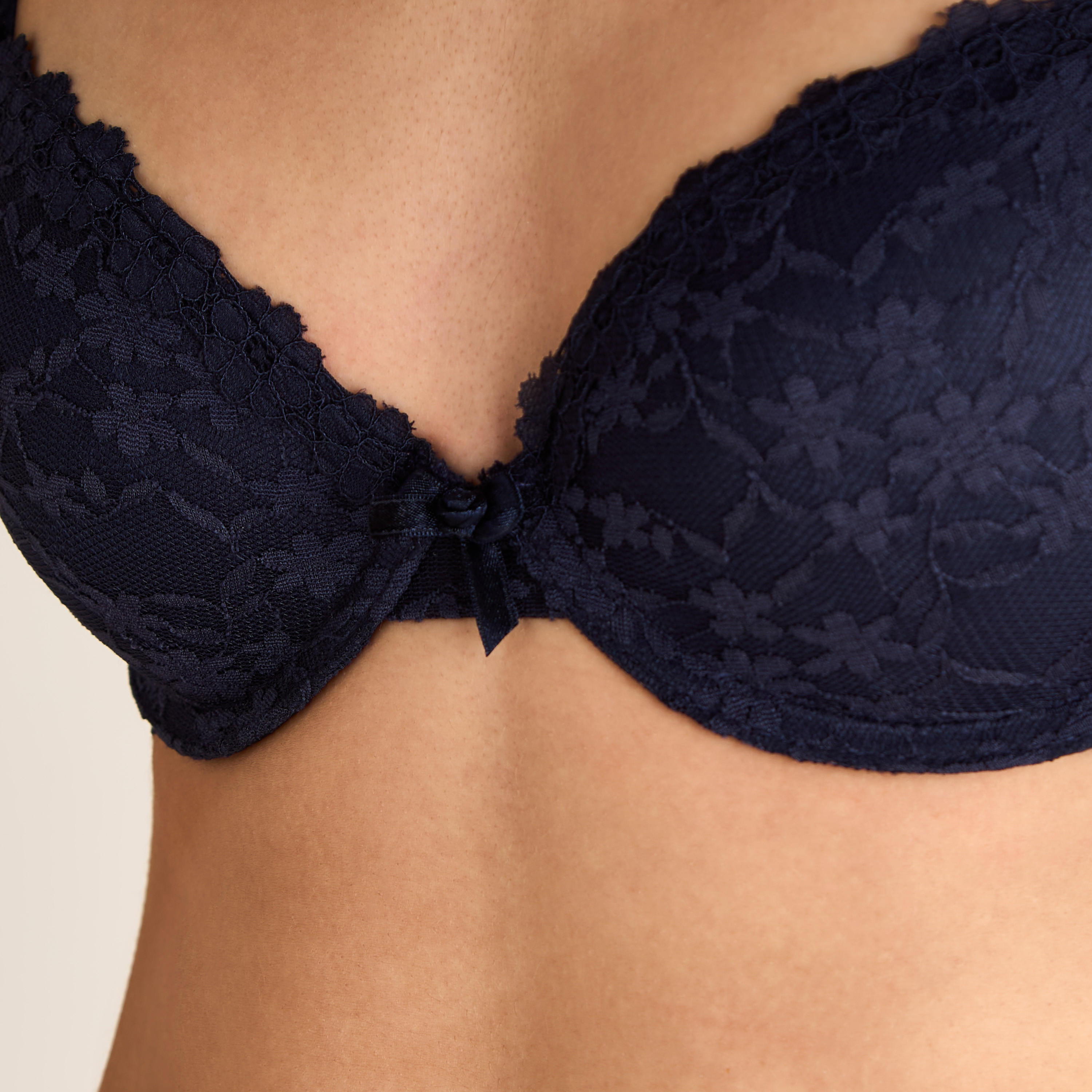 صدرية بلانج مبطّنة بسلك وبدانتيل-women-clothing-lingerie-bras-image-3