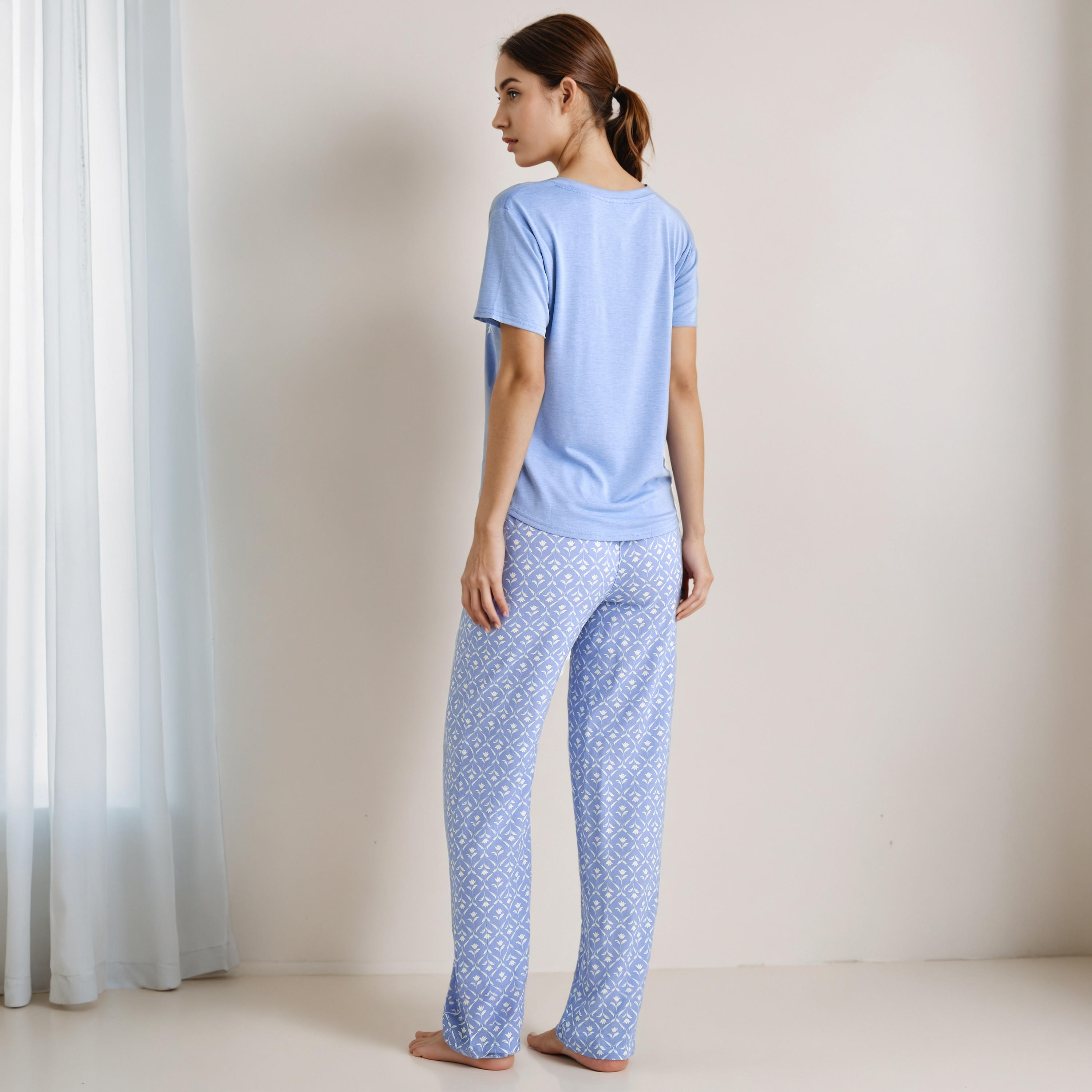 طقم بيجاما بنطلون وتيشيرت-women-clothing-nightwear-pyjamas-longsets-image-3
