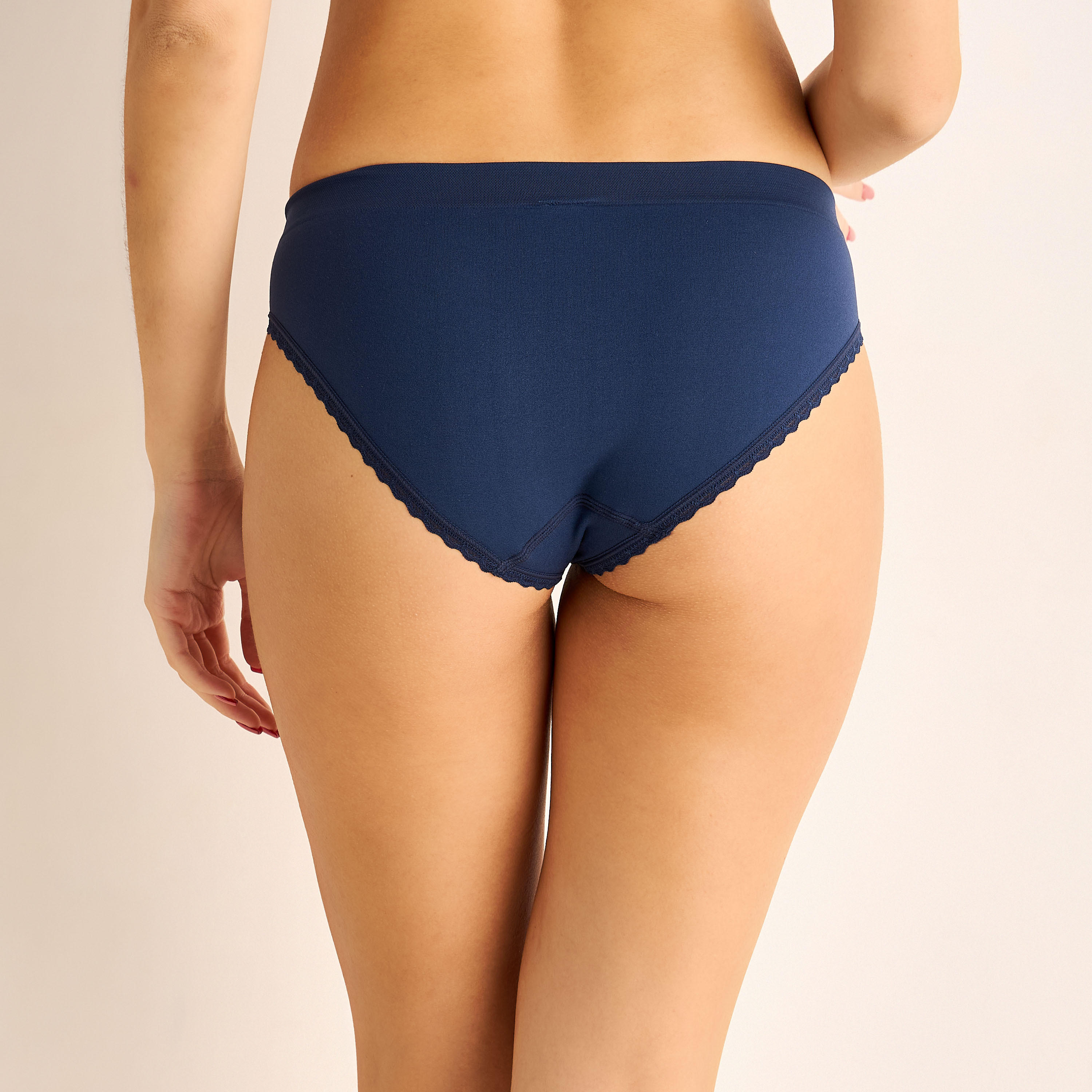 Skins Seamless Bikini Briefs with Scalloped Design-PROMO_SP_SA_BUNDLE_3FOR39_130426-image-2