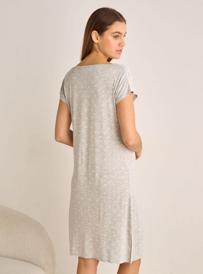 فستان نوم بأكمام قصيرة وطبعات زهرية-women-clothing-nightwear-nighties-image-3