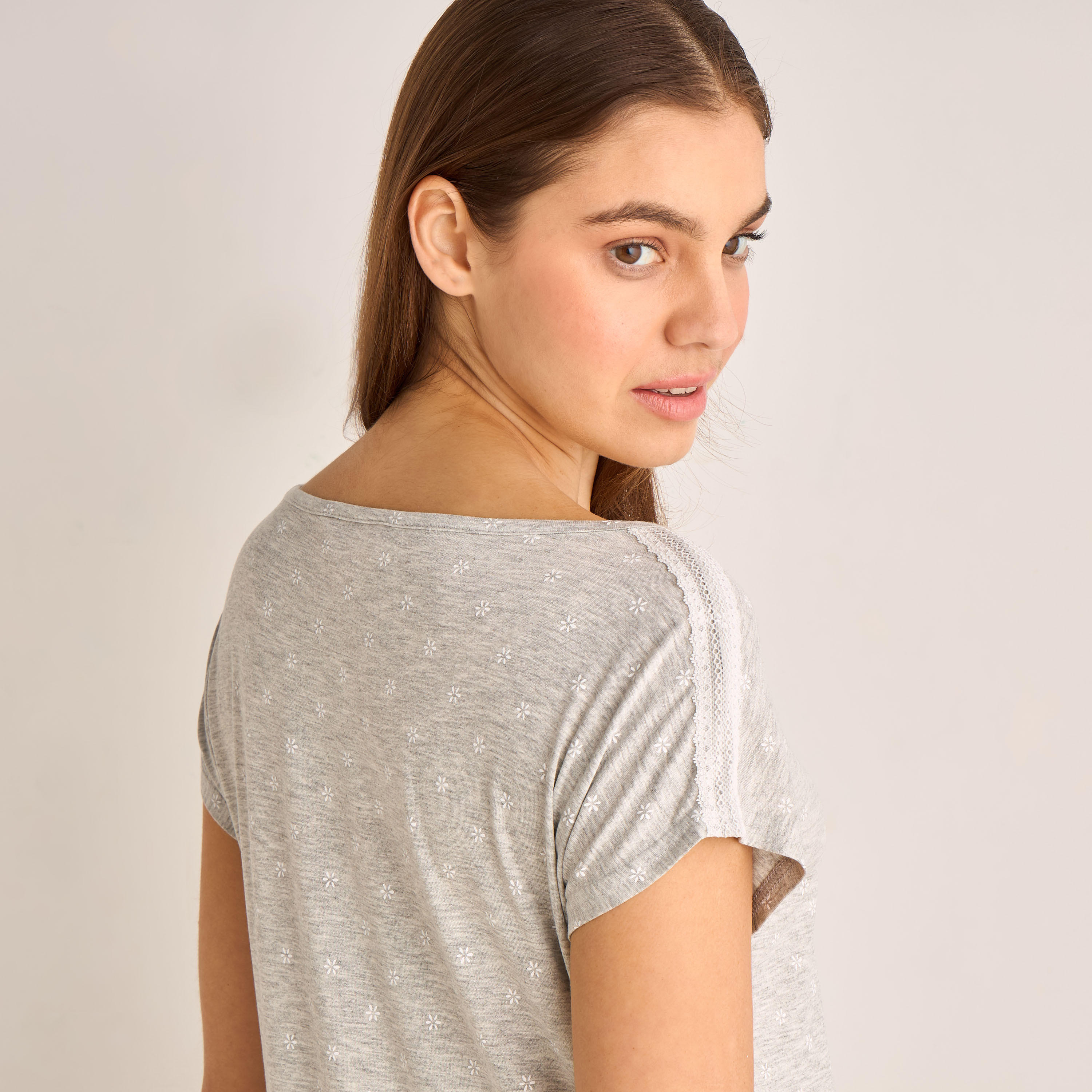 فستان نوم بأكمام قصيرة وطبعات زهرية-women-clothing-nightwear-nighties-image-4