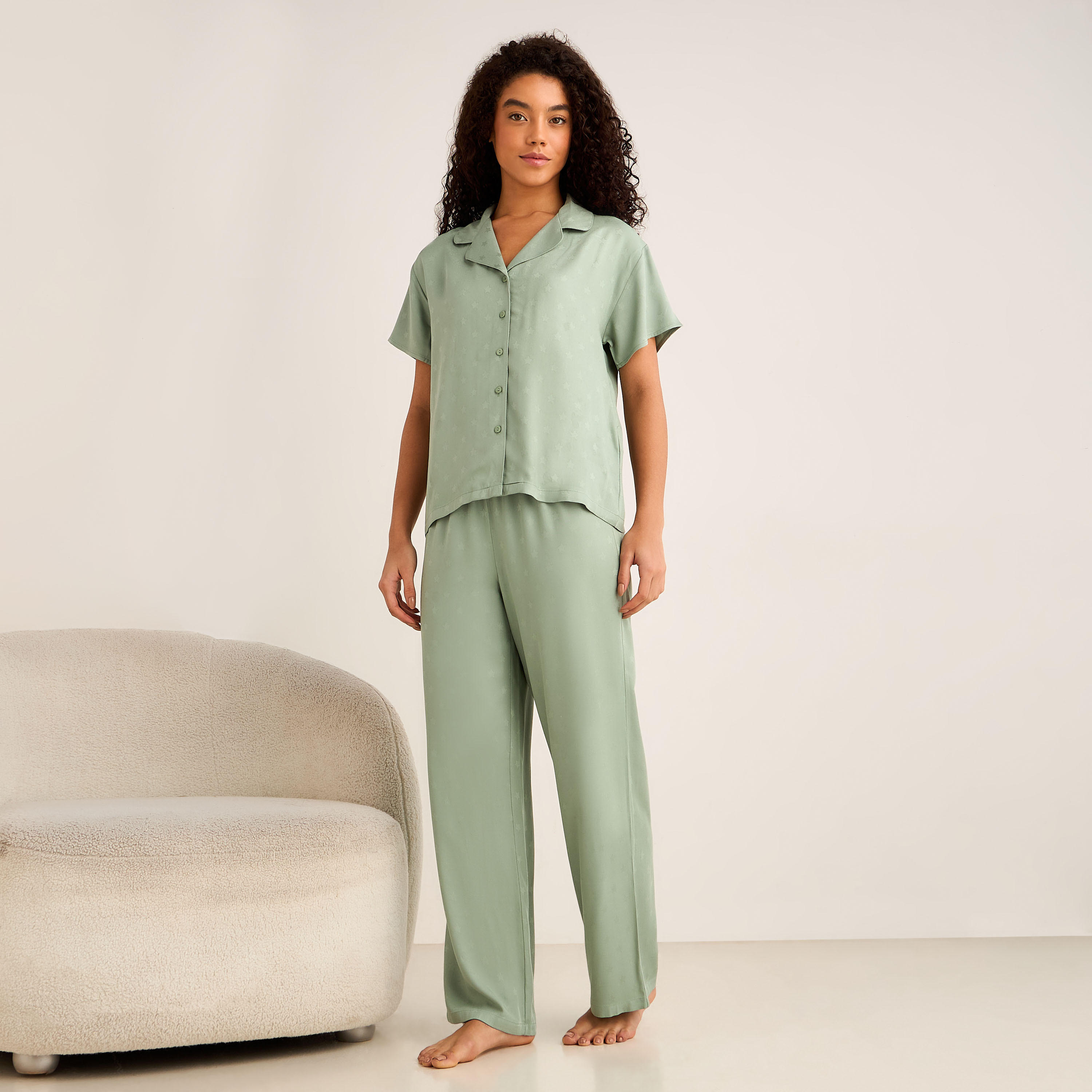 طقم قميص بأزرار إغلاق وبنطلون بيجاما-women-clothing-nightwear-pyjamas-longsets-image-1
