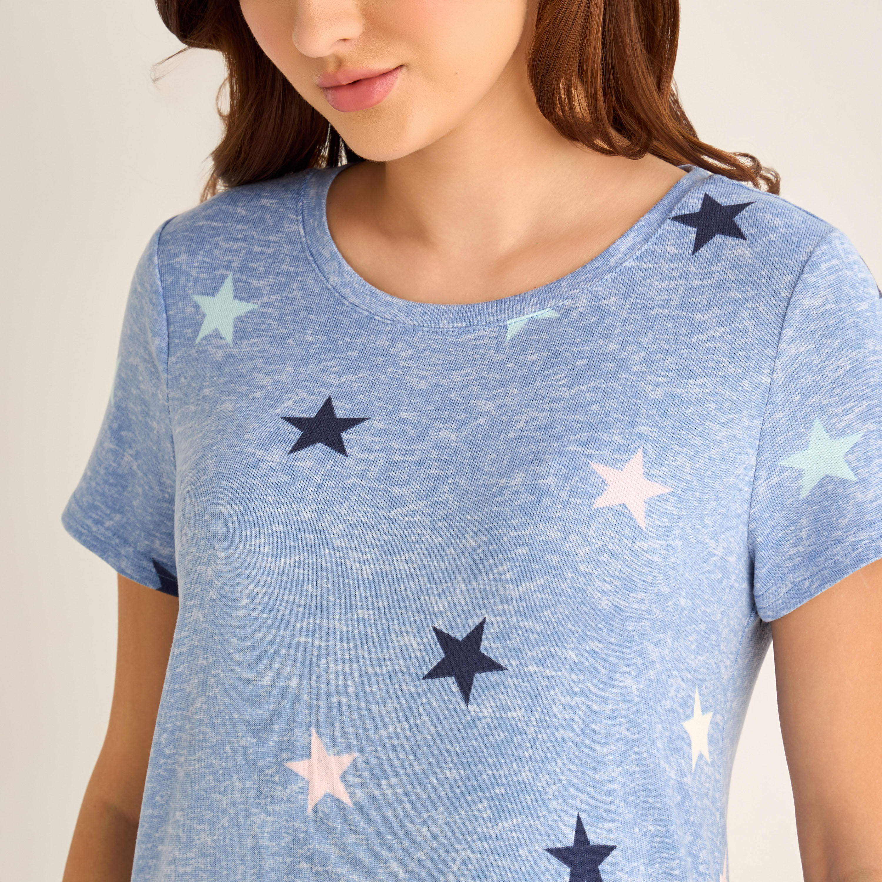 فستان نوم بأكمام قصيرة وطبعات نجوم - طقم من قطعتين-women-clothing-nightwear-nighties-image-4