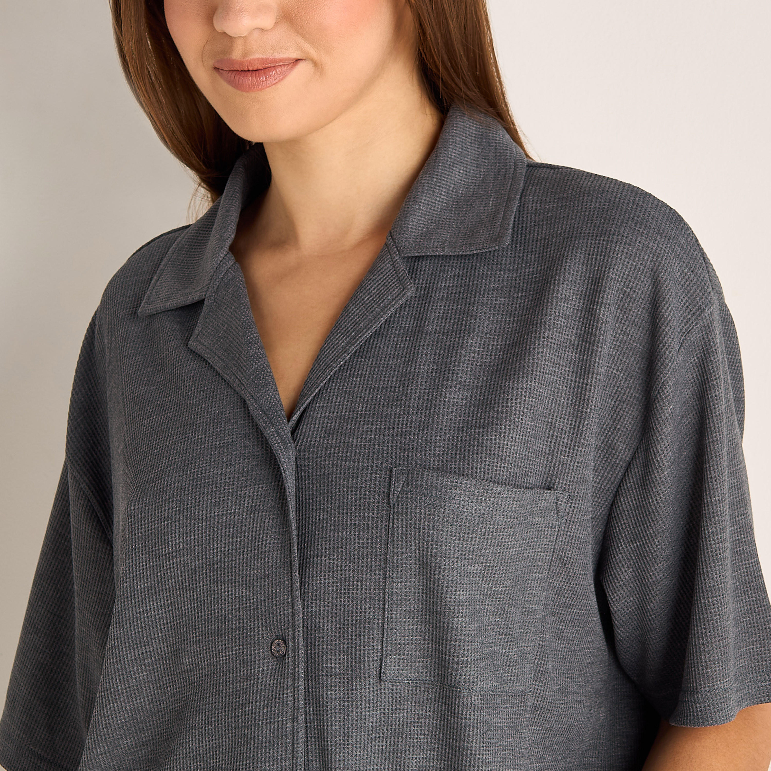 طقم قميص بأزرار إغلاق وبنطلون بيجاما-women-clothing-nightwear-pyjamas-longsets-image-2