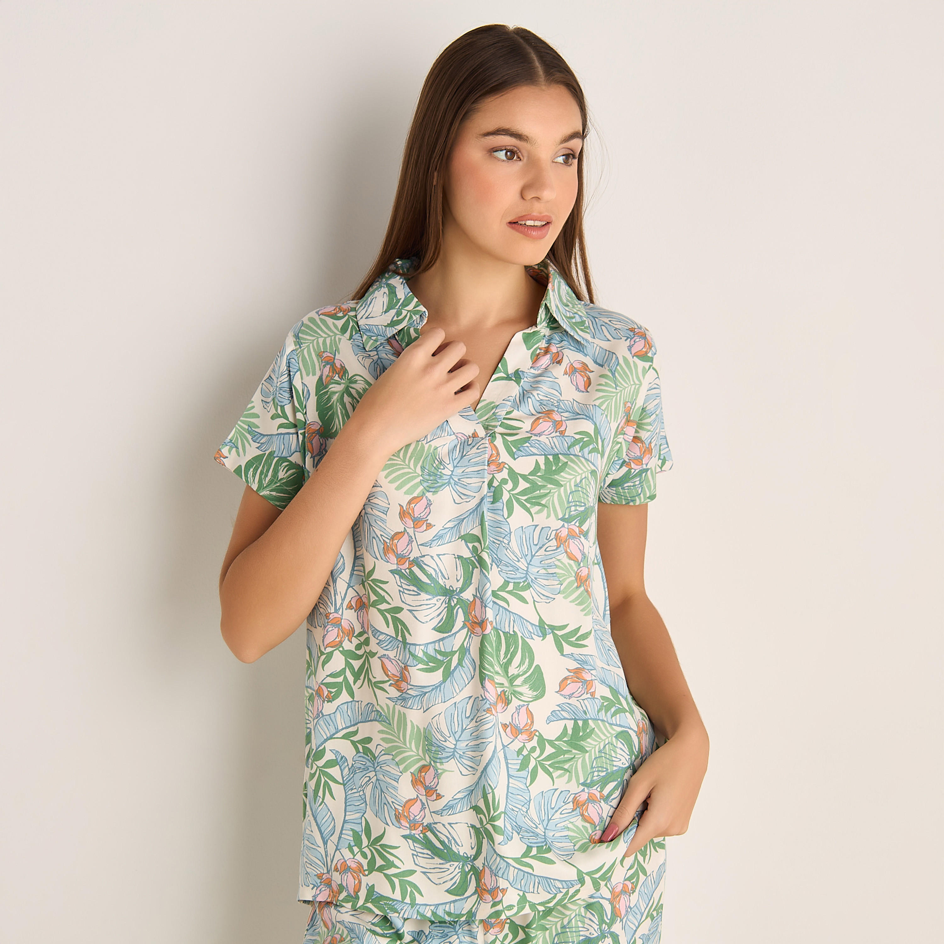 طقم قميص بأزرار وبنطلون بيجاما فيسكوز مع قناع عيون-women-clothing-nightwear-pyjamas-longsets-image-2