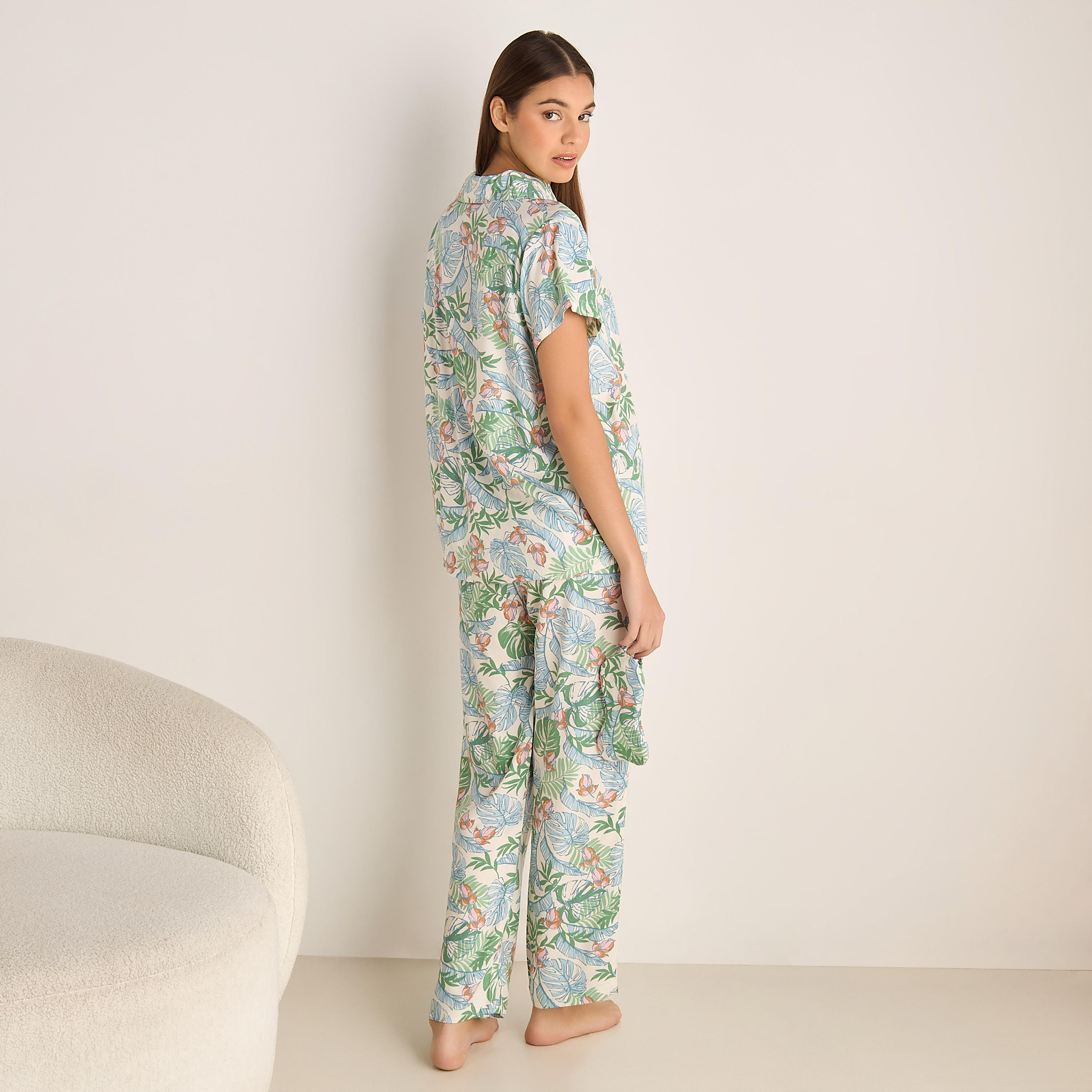 طقم قميص بأزرار وبنطلون بيجاما فيسكوز مع قناع عيون-women-clothing-nightwear-pyjamas-longsets-image-3