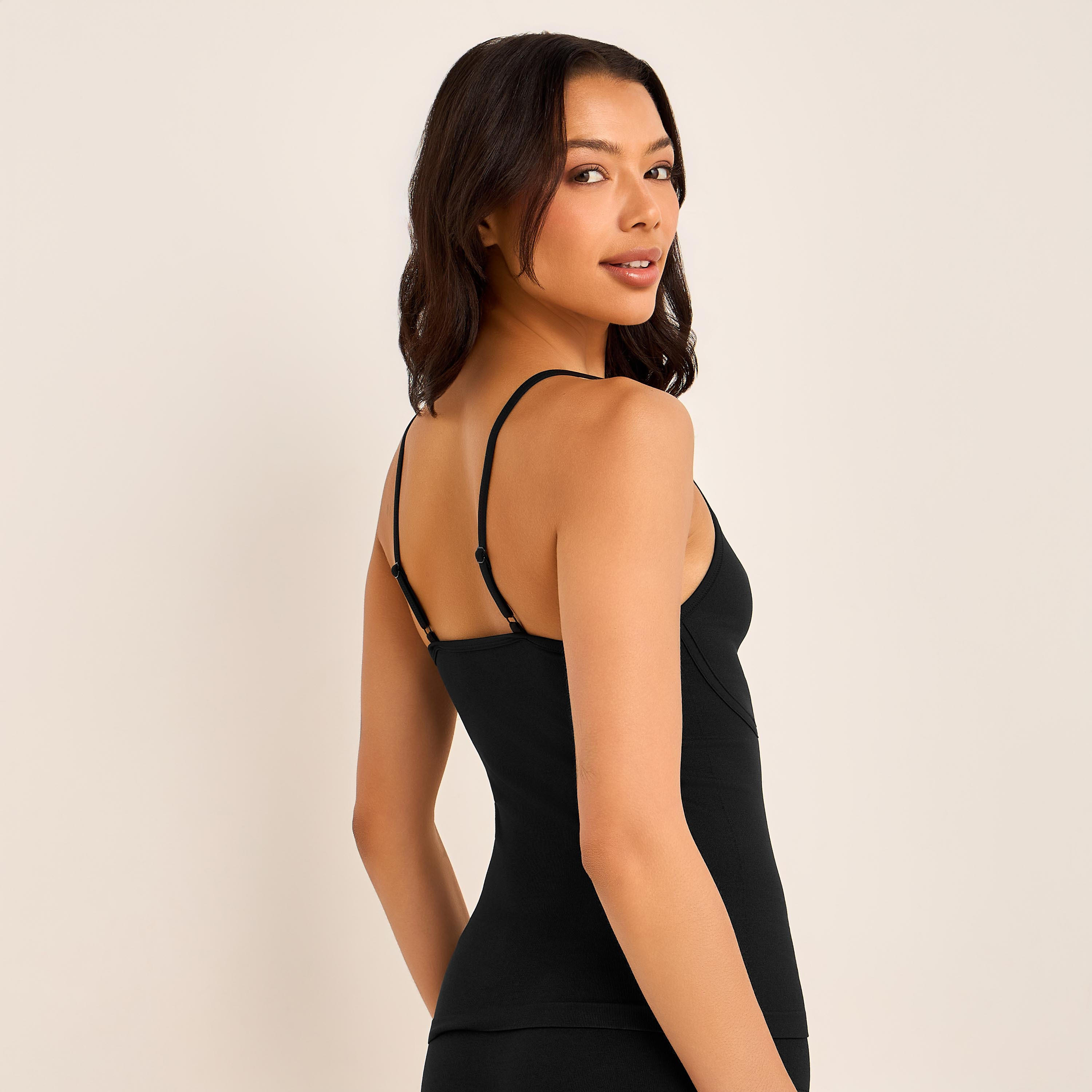 بلوزة كاميسول مزينة لتشكيل الجسم بدون خياطة بقصة دانتيل من سكينز-women-clothing-lingerie-camisoles-image-2