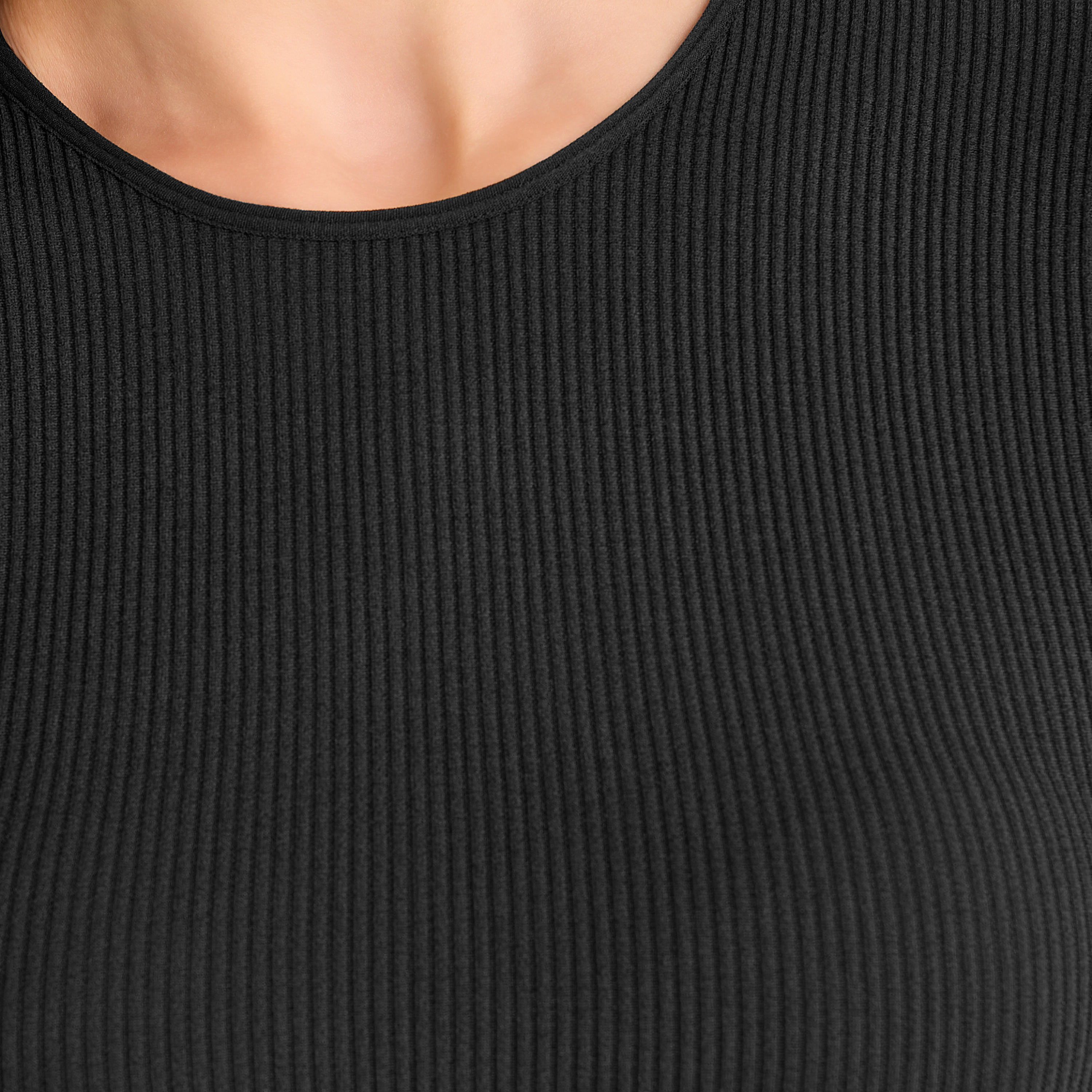 توب قصير مضلع بدون حياكة من سكينز-women-clothing-lingerie-camisoles-image-3
