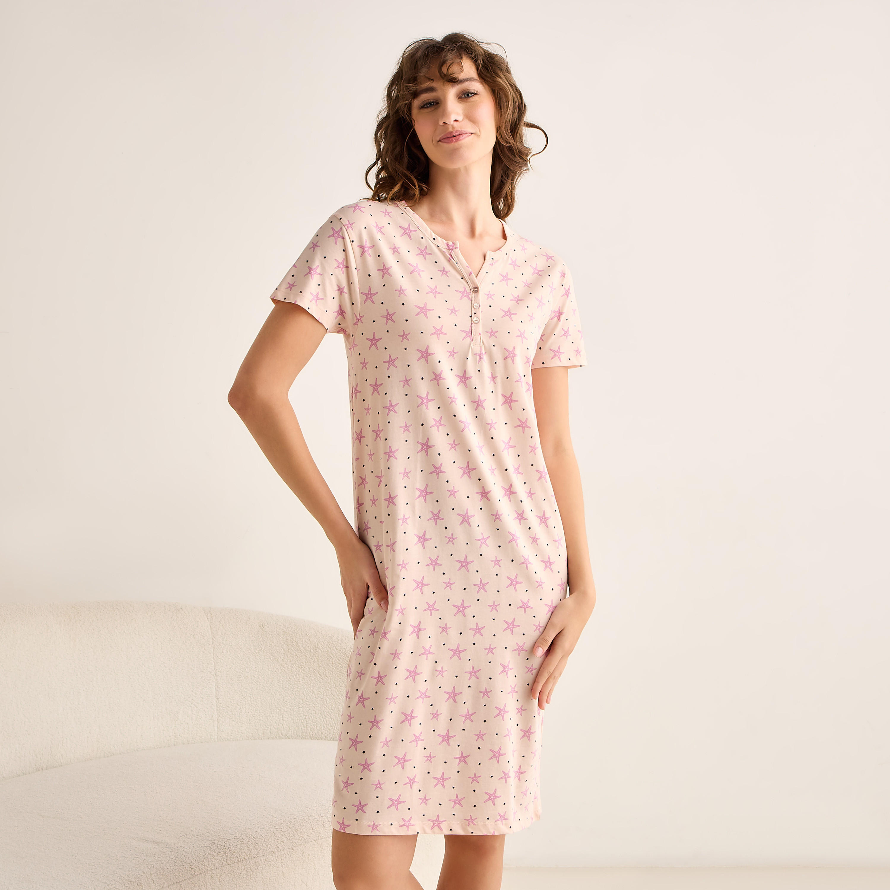 قميص نوم قطن طول الركبة بطبعات وأكمام قصيرة-women-clothing-nightwear-nighties-image-2