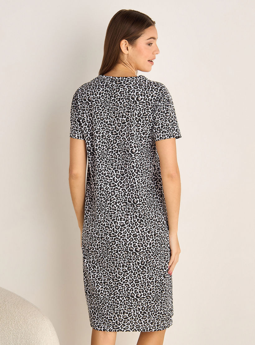 فستان نوم قطن طول الركبة بأكمام قصيرة وطبعات-women-clothing-nightwear-nighties-image-3