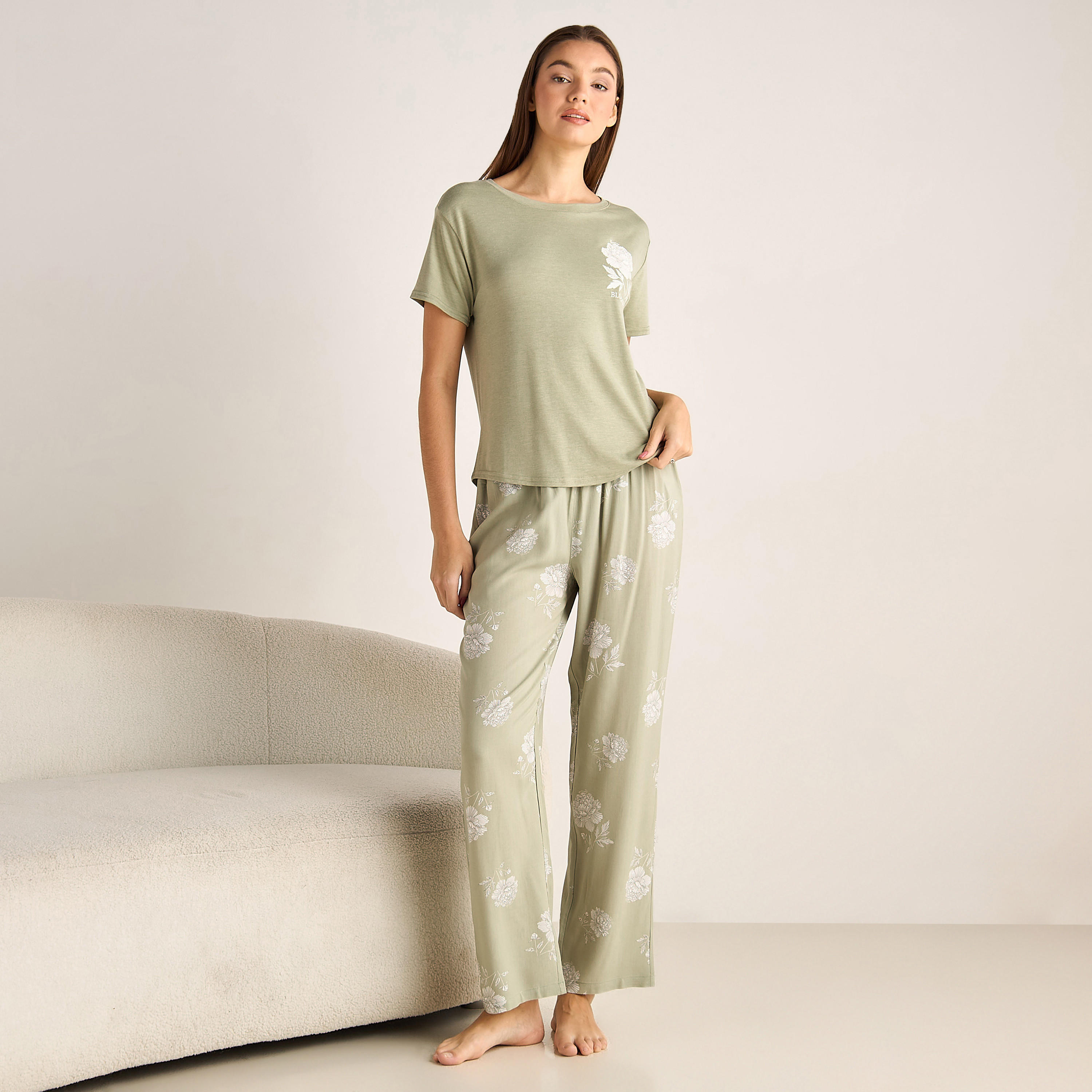 طقم تيشيرت وبنطلون بيجاما-women-clothing-nightwear-pyjamas-longsets-image-1
