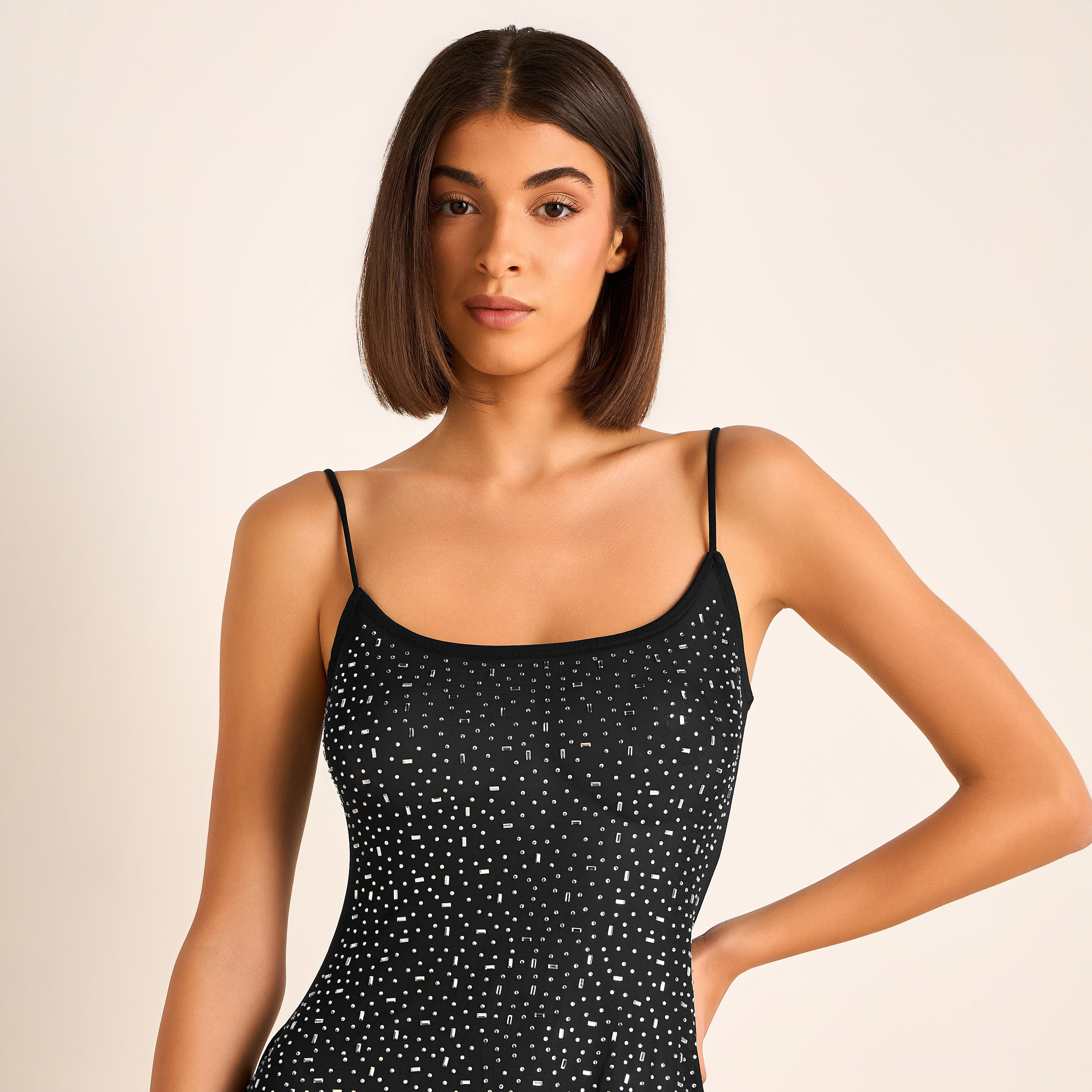 فستان نوم دون أكمام وبتزيينات-women-clothing-nightwear-nighties-image-4
