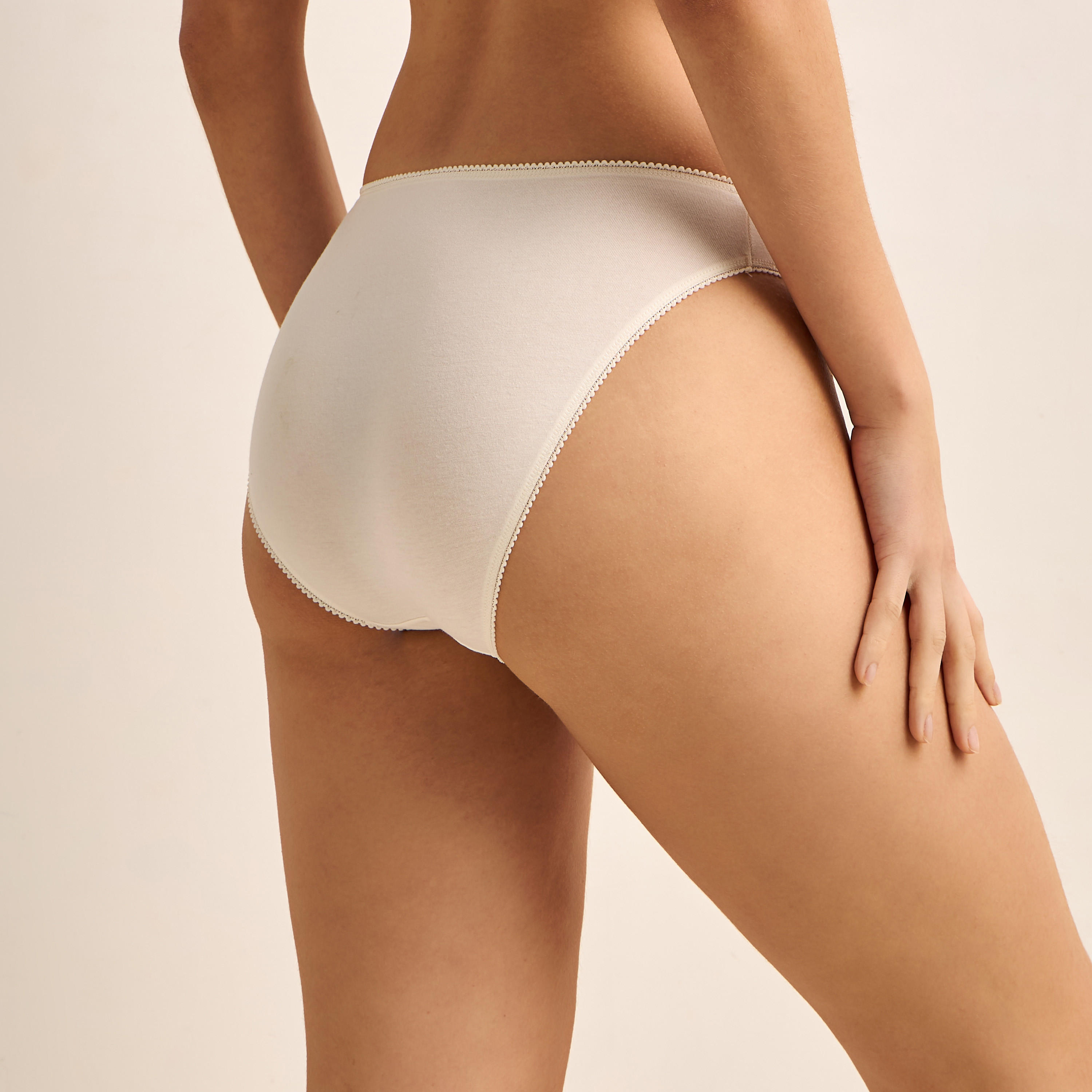 طقم من 5 - سراويل داخلية بيكيني بخصر متوسط وتفاصيل فيونكة-women-clothing-lingerie-panties-image-7