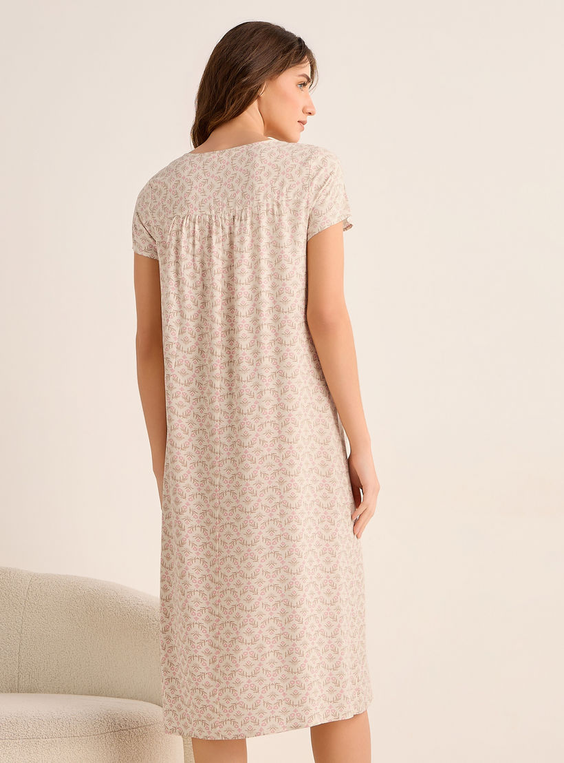 فستان نوم ميدي فيسكوز بأكمام قصيرة وطبعات زهرية-women-clothing-nightwear-nighties-image-4