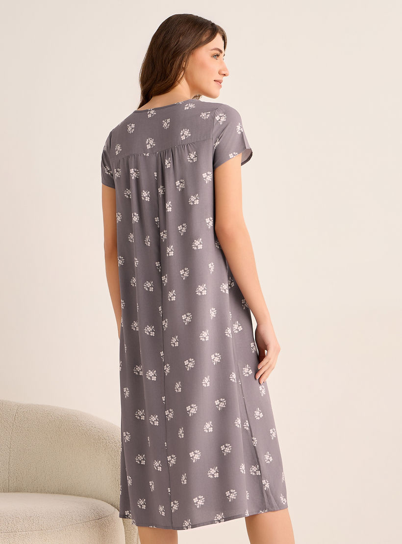 فستان نوم ميدي فيسكوز بأكمام قصيرة وطبعات زهرية-women-clothing-nightwear-nighties-image-4